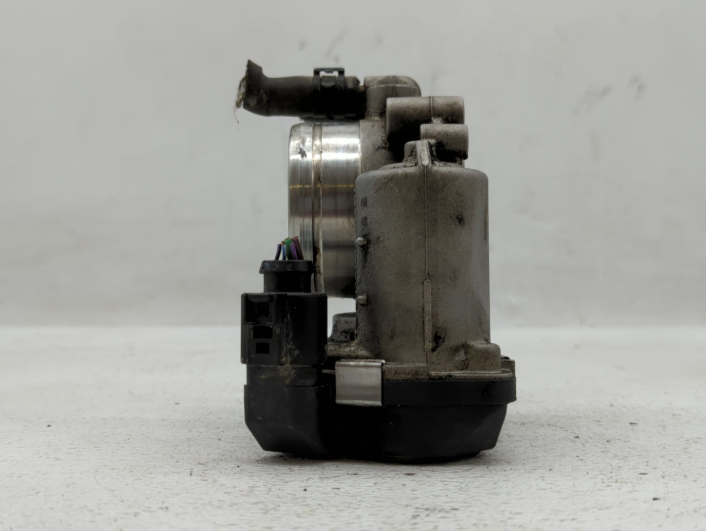 2011-2016 Volkswagen Jetta Throttle Body P/N:06G 133 062J Fits Fits 2011 2012 2013 2014 2015 2016 OEM Used Auto Parts - Oemu