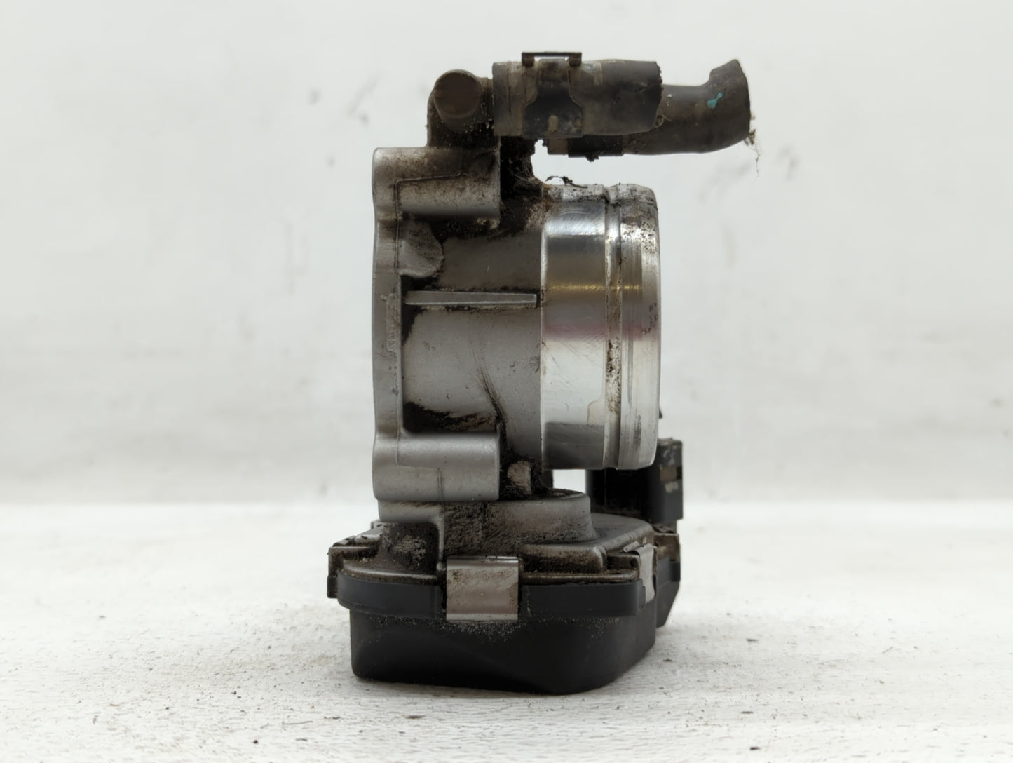 2011-2016 Volkswagen Jetta Throttle Body P/N:06G 133 062J Fits Fits 2011 2012 2013 2014 2015 2016 OEM Used Auto Parts - Oemu