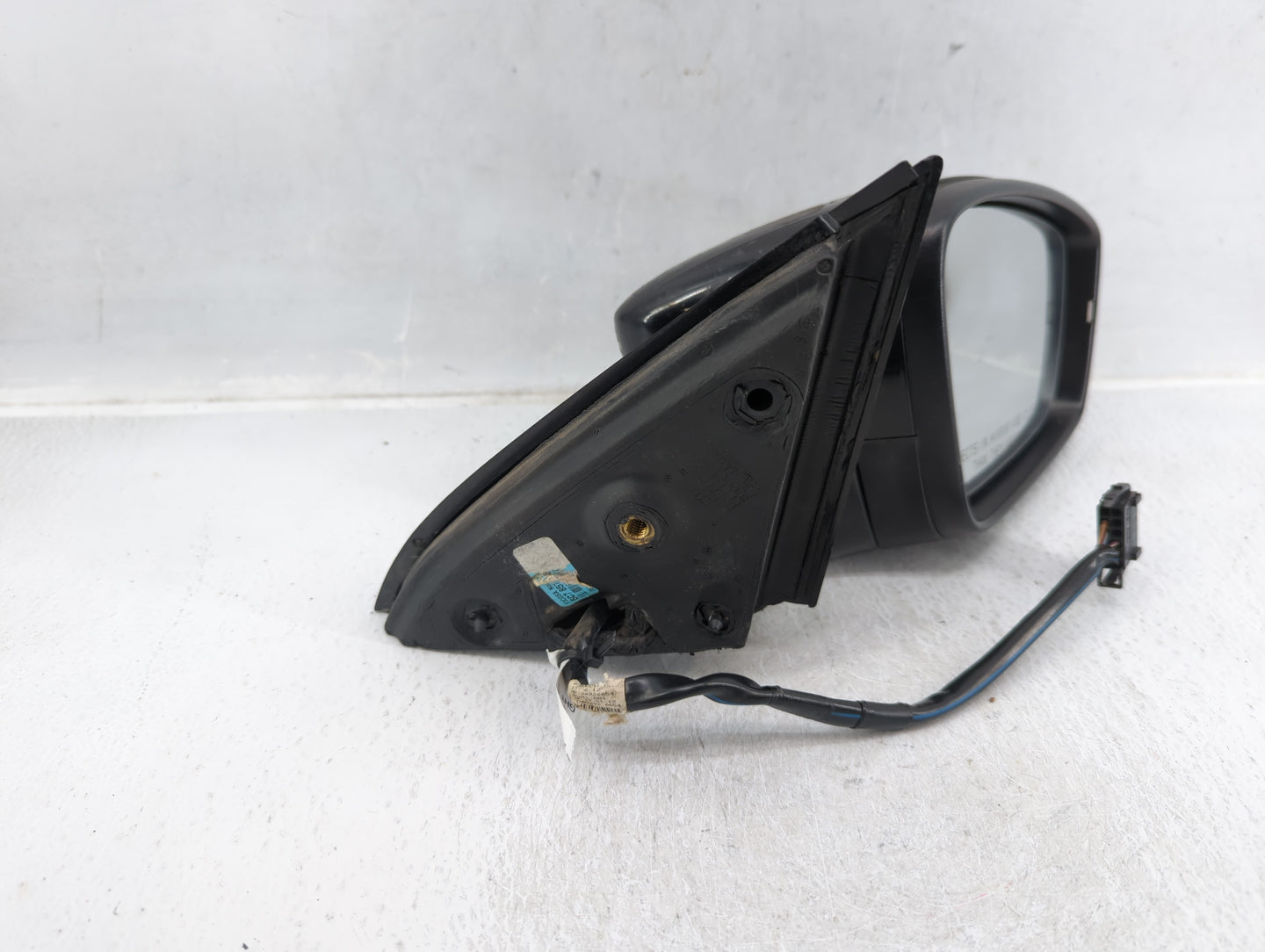 2011-2016 Volkswagen Jetta Passenger Right Side View Manual Door Mirror - Oemusedautoparts1.com