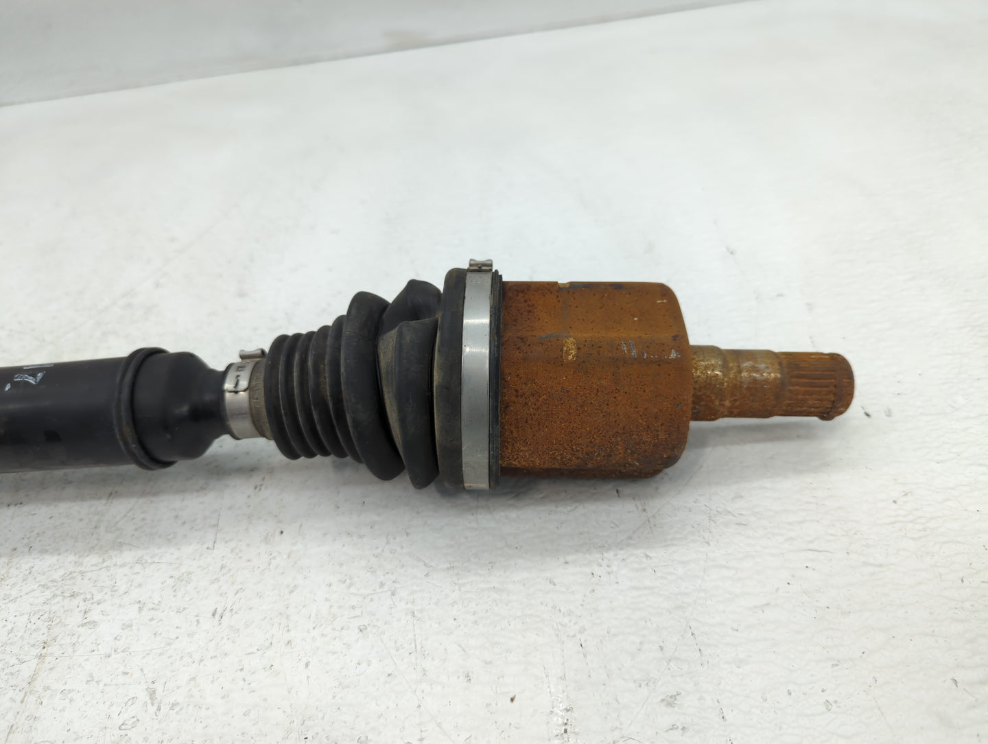2008-2011 Volkswagen Jetta Axle Shaft Front Driver Cv C/v - Oemusedautoparts1.com