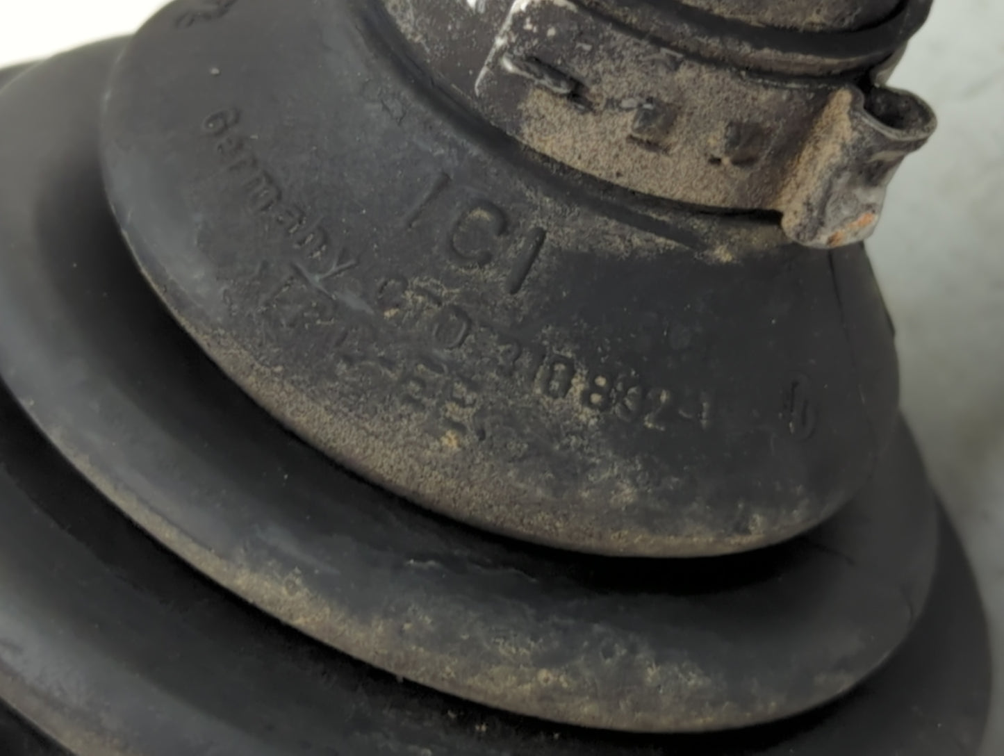 2008-2011 Volkswagen Jetta Axle Shaft Front Driver Cv C/v - Oemusedautoparts1.com