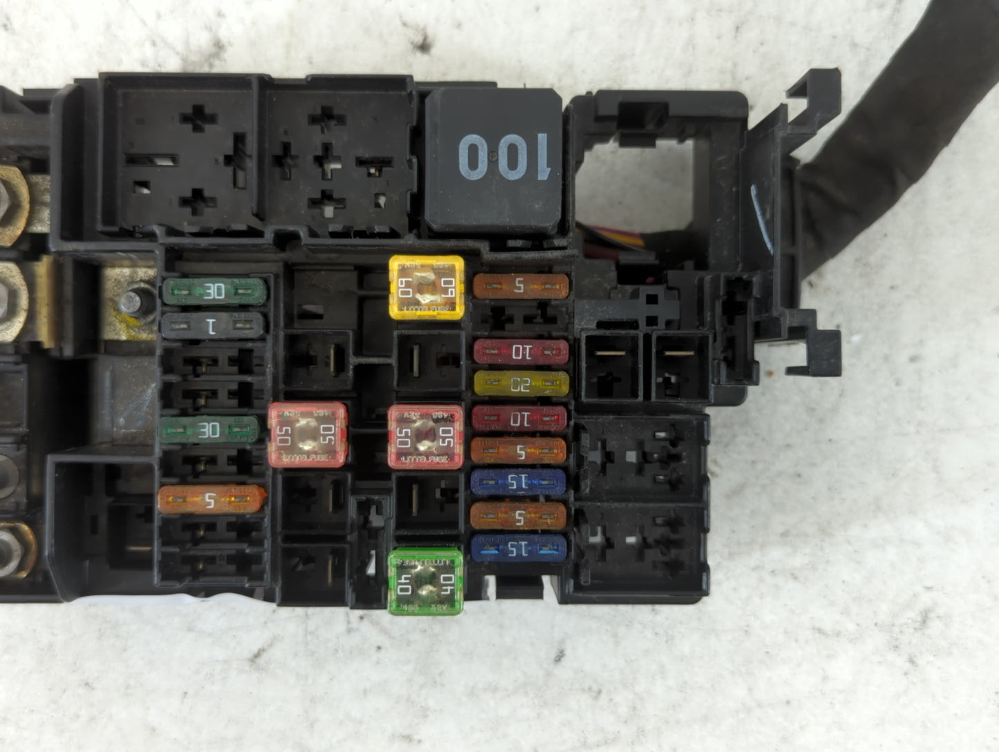 2010-2014 Volkswagen Jetta Fusebox Fuse Box Panel Relay Module P/N:E00004440 Fits OEM Used Auto Parts - Oemusedautoparts1.co