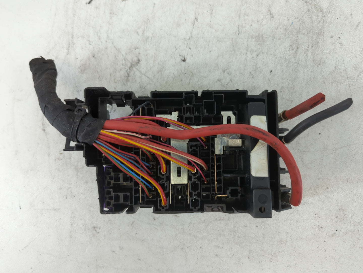 2010-2014 Volkswagen Jetta Fusebox Fuse Box Panel Relay Module P/N:E00004440 Fits OEM Used Auto Parts - Oemusedautoparts1.co