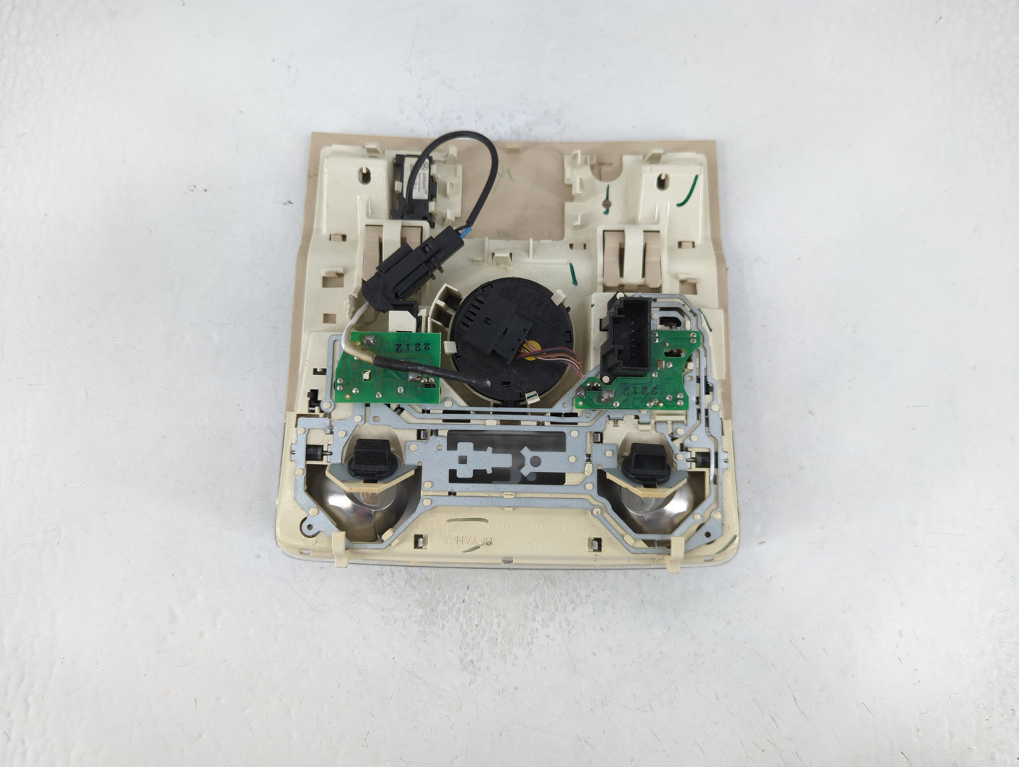 2011 Volkswagen Jetta Overhead Roof Console - Oemusedautoparts1.com
