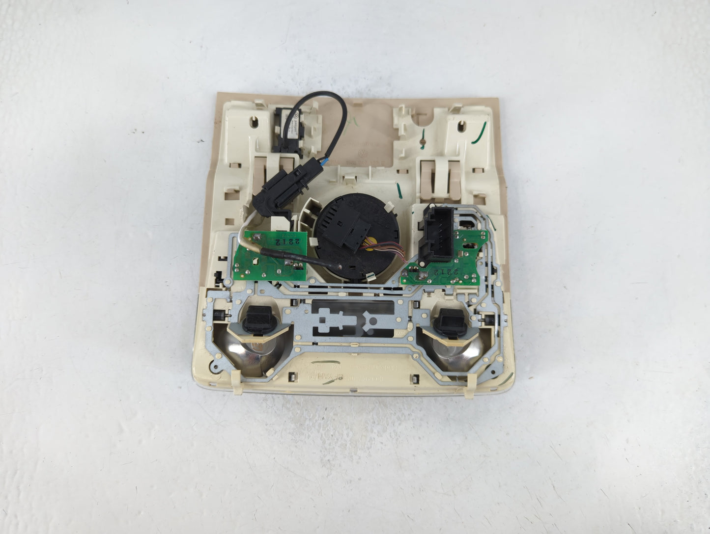 2011 Volkswagen Jetta Overhead Roof Console - Oemusedautoparts1.com