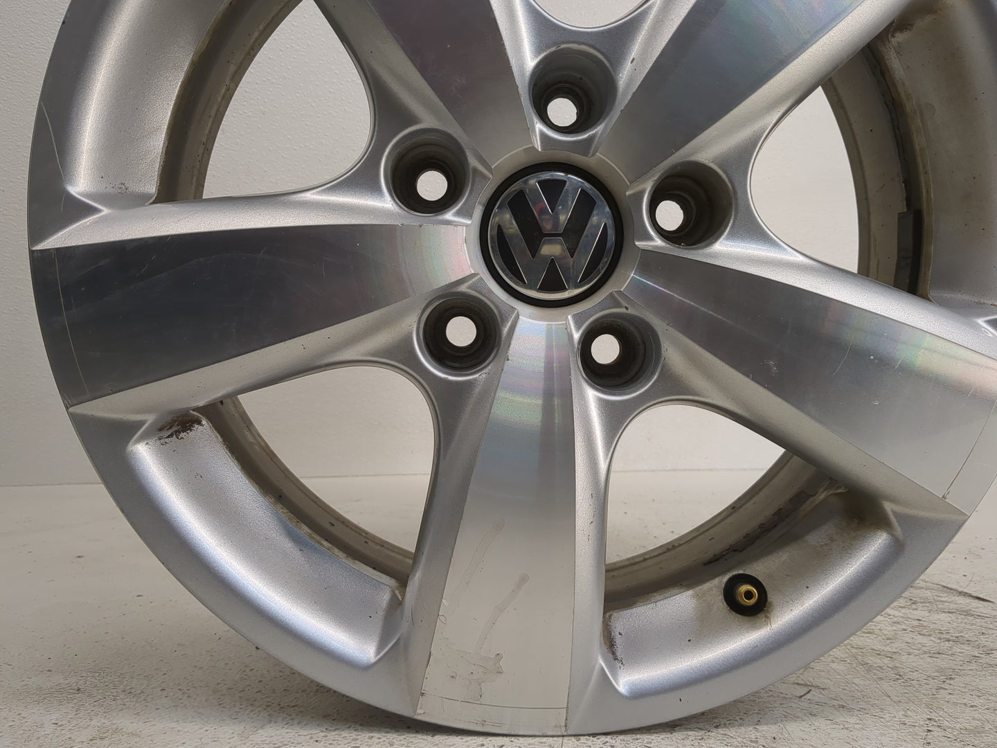 2009-2014 Volkswagen Routan Oem Wheel Rim - Oemusedautoparts1.com
