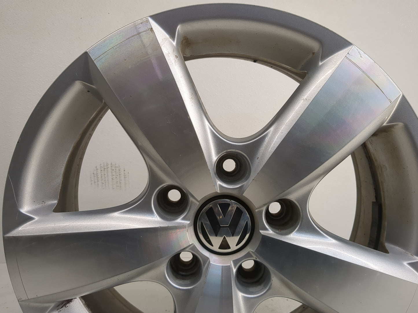 2009-2014 Volkswagen Routan Oem Wheel Rim - Oemusedautoparts1.com