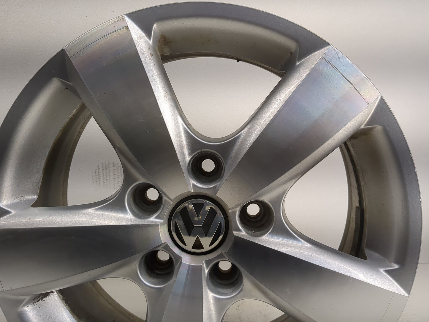 2009-2014 Volkswagen Routan Oem Wheel Rim - Oemusedautoparts1.com
