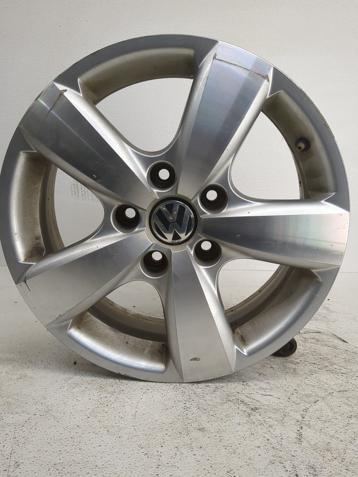 2009-2014 Volkswagen Routan Oem Wheel Rim - Oemusedautoparts1.com