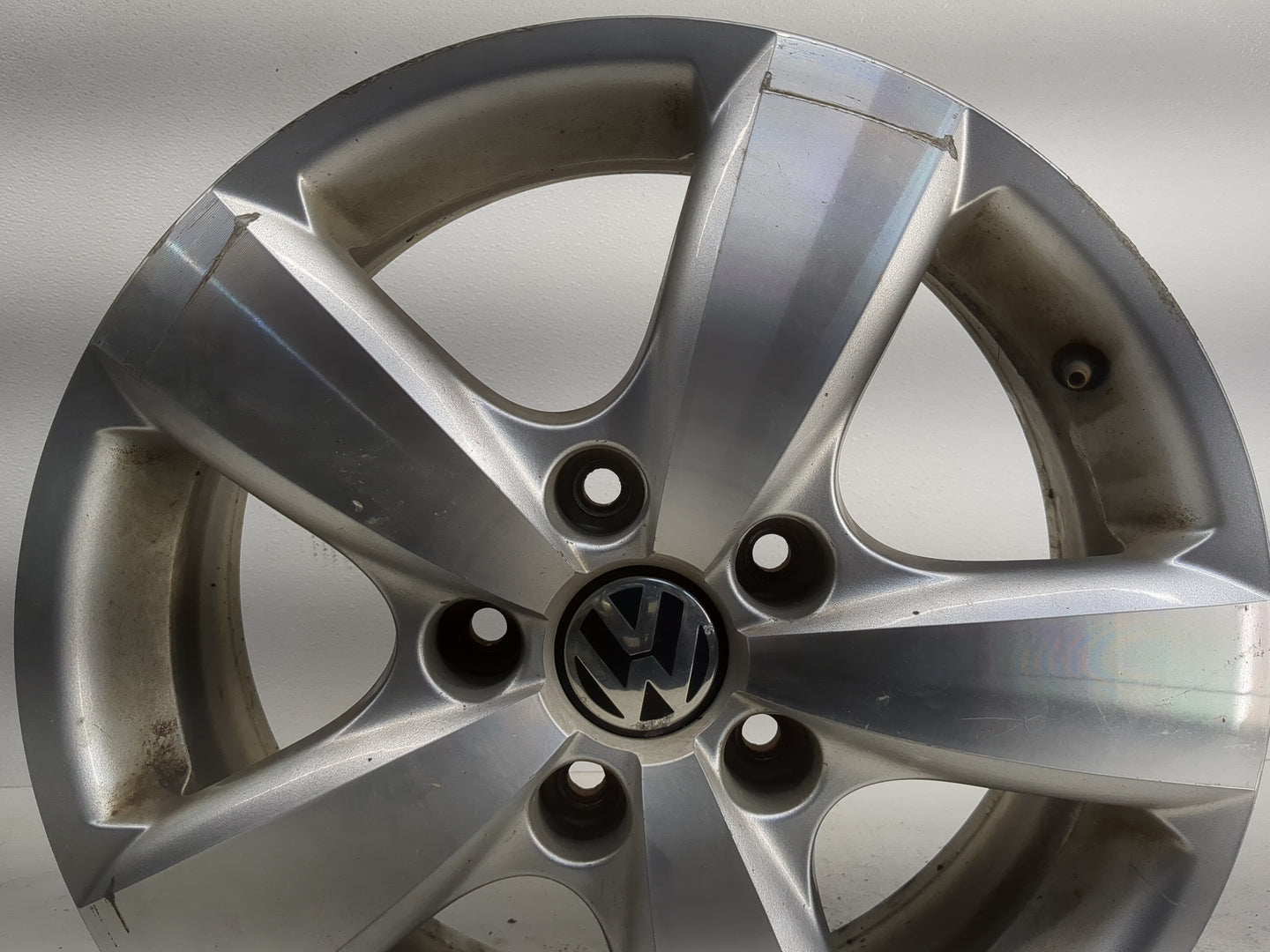 2009-2014 Volkswagen Routan Oem Wheel Rim - Oemusedautoparts1.com