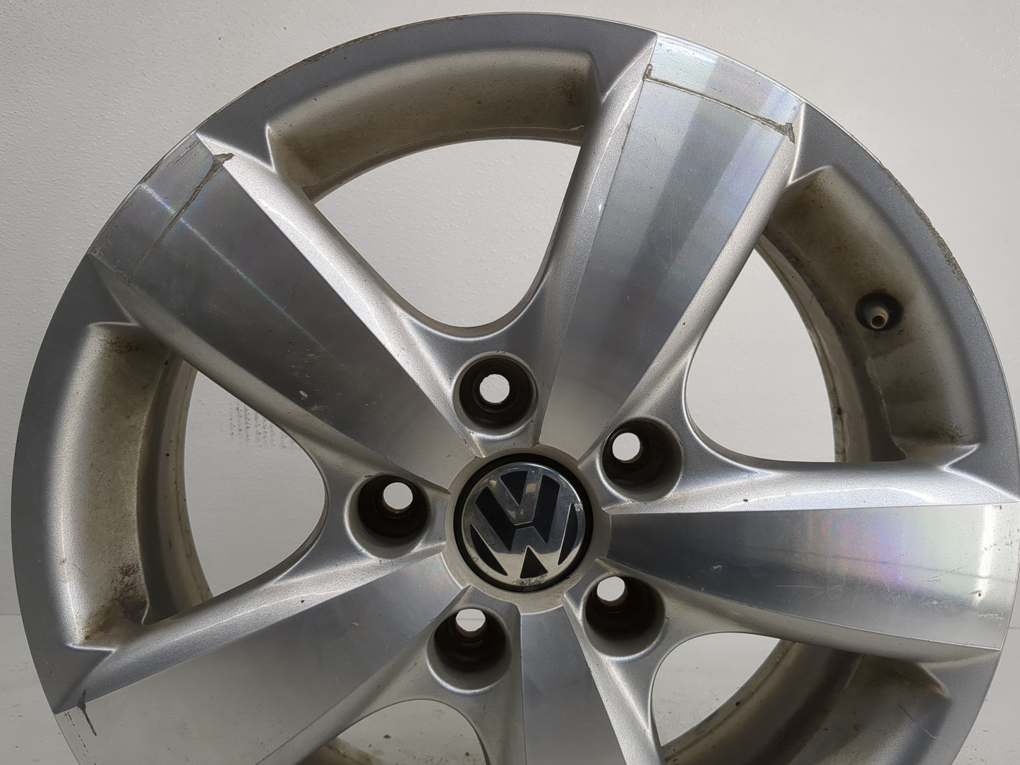 2009-2014 Volkswagen Routan Oem Wheel Rim - Oemusedautoparts1.com