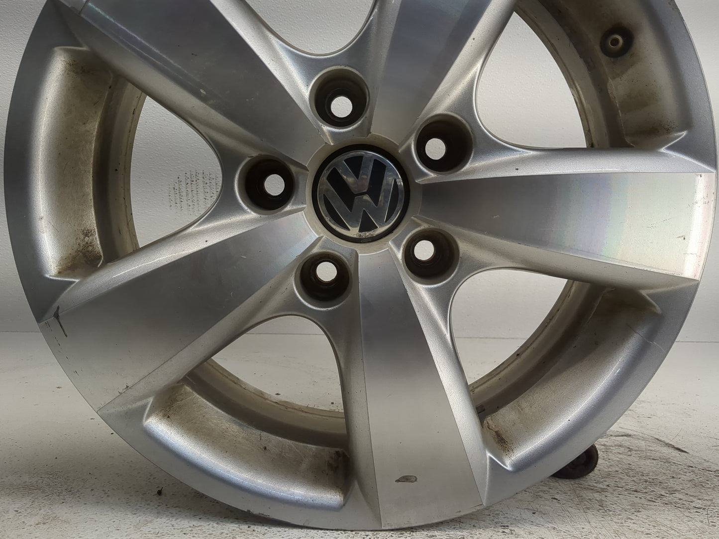 2009-2014 Volkswagen Routan Oem Wheel Rim - Oemusedautoparts1.com