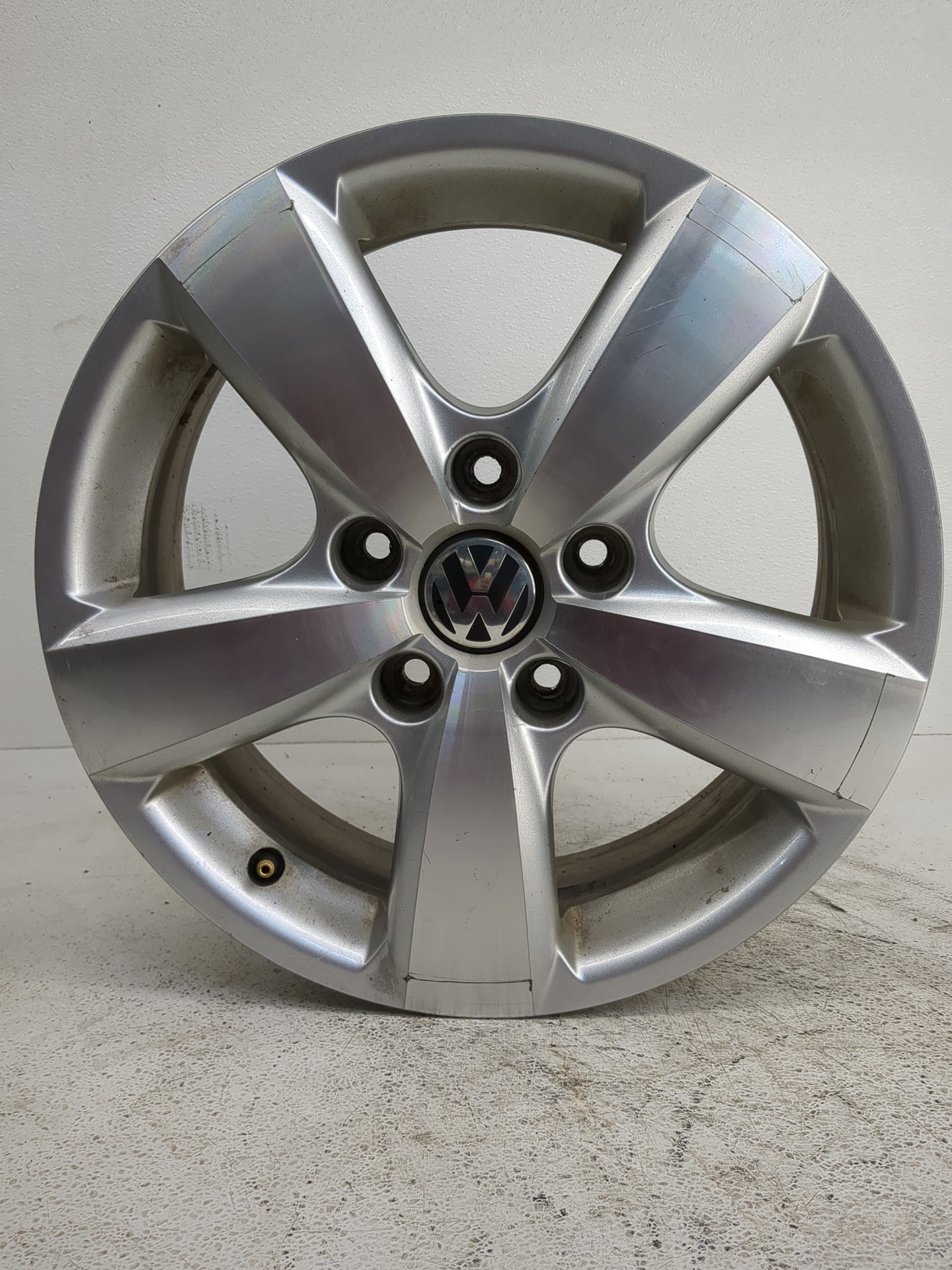 2009-2014 Volkswagen Routan Oem Wheel Rim - Oemusedautoparts1.com