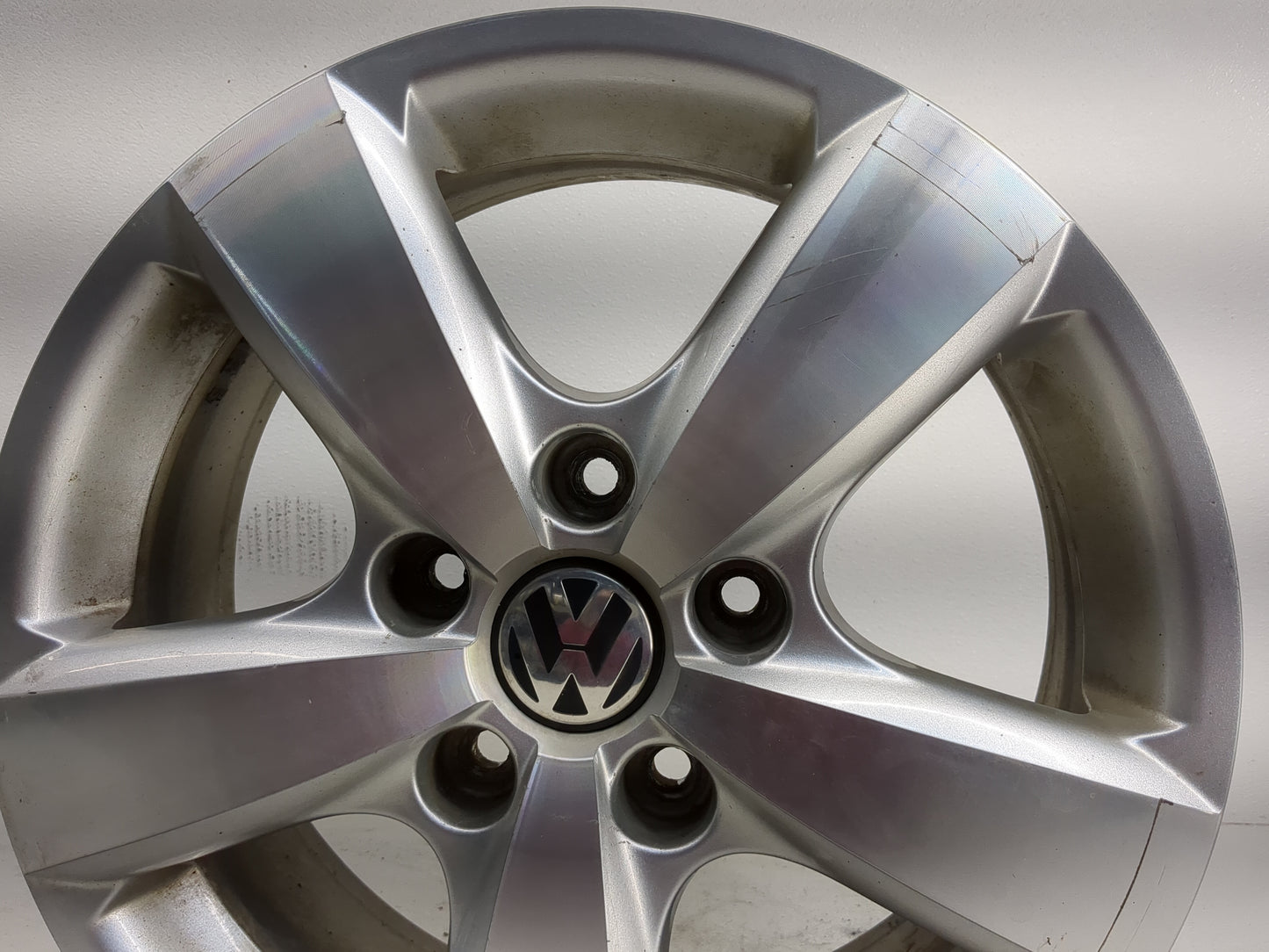 2009-2014 Volkswagen Routan Oem Wheel Rim - Oemusedautoparts1.com