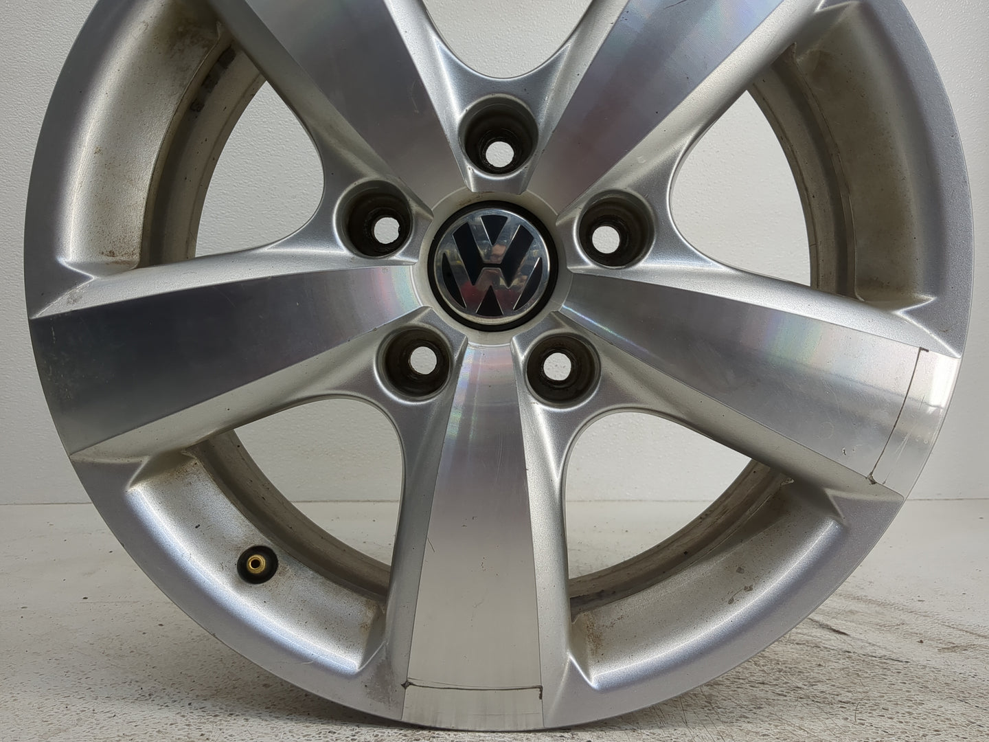 2009-2014 Volkswagen Routan Oem Wheel Rim - Oemusedautoparts1.com