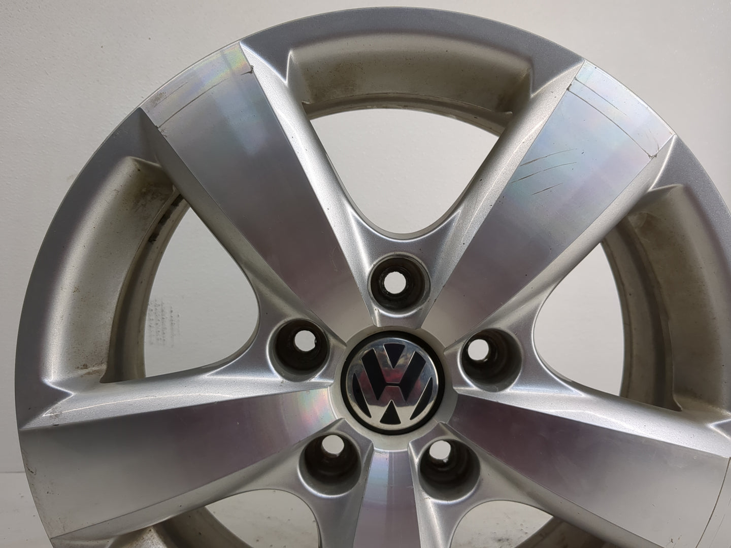2009-2014 Volkswagen Routan Oem Wheel Rim - Oemusedautoparts1.com