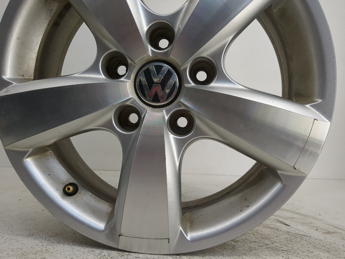 2009-2014 Volkswagen Routan Oem Wheel Rim - Oemusedautoparts1.com