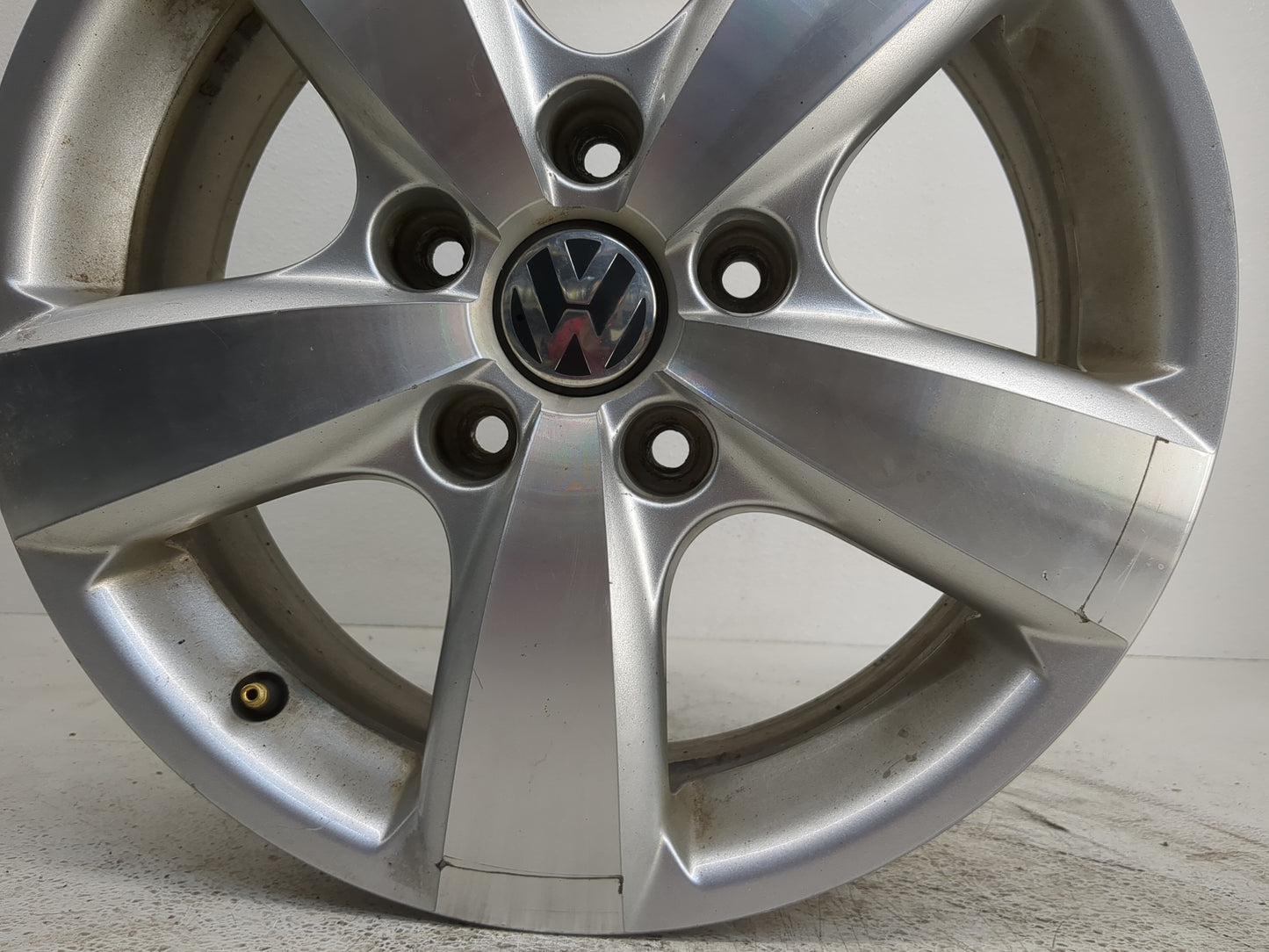 2009-2014 Volkswagen Routan Oem Wheel Rim - Oemusedautoparts1.com