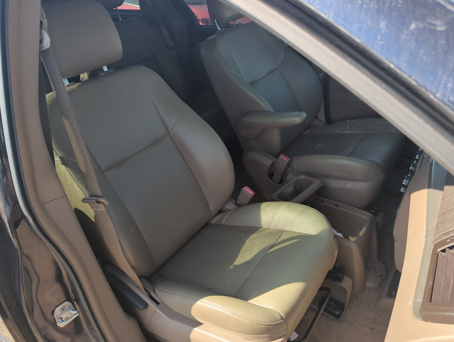 2011-2014 Volkswagen Routan Passenger Front Seat Oem - Oemusedautoparts1.com