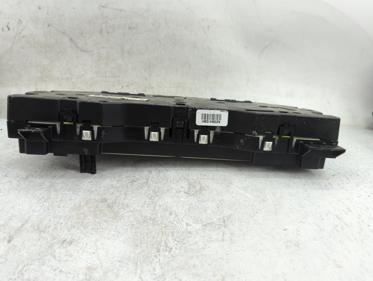 2011 Volkswagen Routan Instrument Cluster Speedometer Gauges P/N:P56046483AB Miles:229K Fits OEM Used Auto Parts - Oemusedau