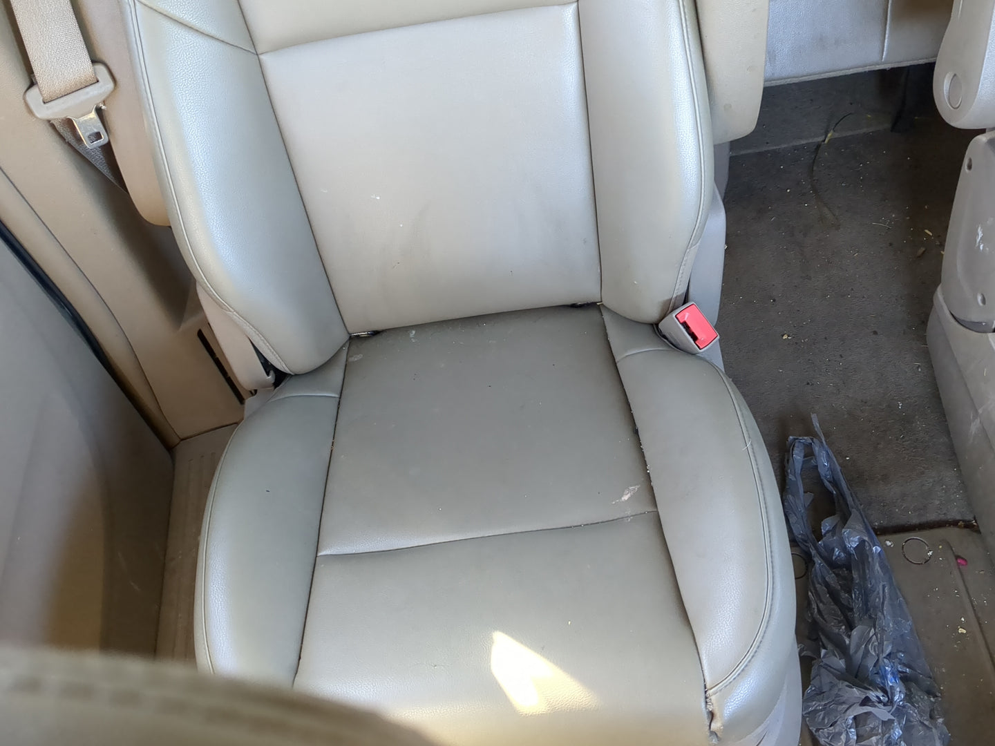 2011 Volkswagen Routan Rear Seat Oem - Oemusedautoparts1.com