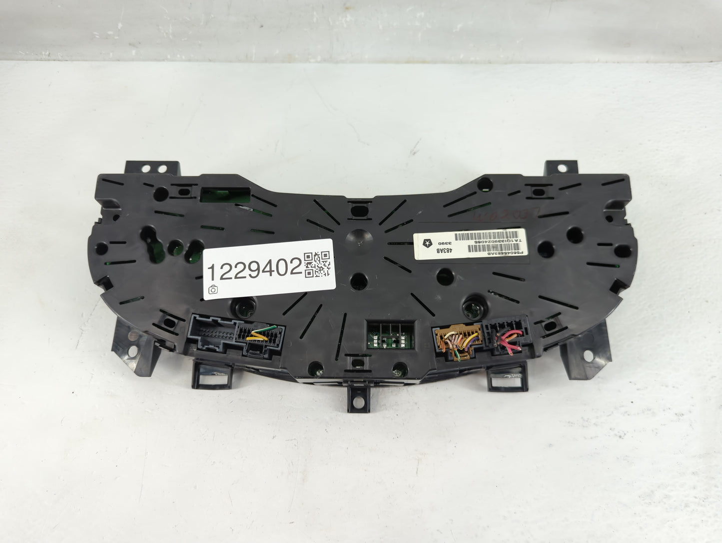 2011 Volkswagen Routan Instrument Cluster Speedometer Gauges P/N:56046483AB Fits OEM Used Auto Parts - Oemusedautoparts1.com