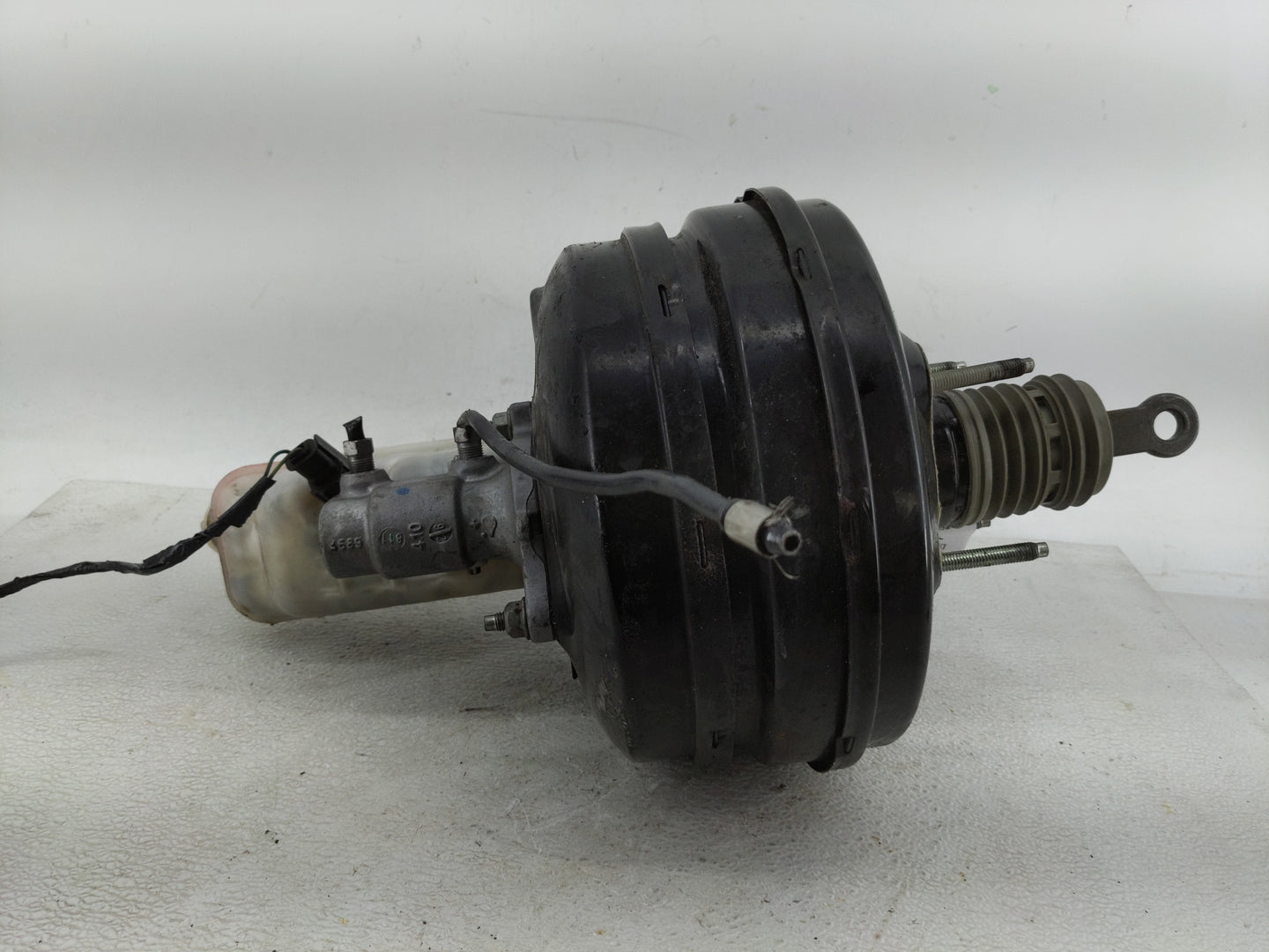 2011-2014 Volkswagen Routan Power Brake Booster Oem 1290441 - Oemusedautoparts1.com