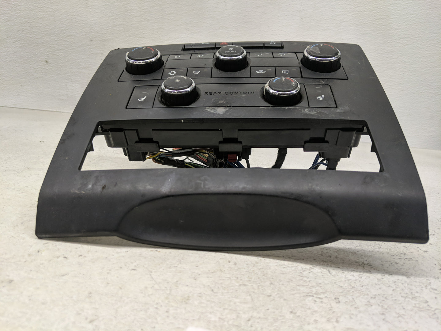 2009-2014 Volkswagen Routan Climate Control Module Temperature AC/Heater Replacement P/N:P55111869AH A Fits OEM Used Auto Pa