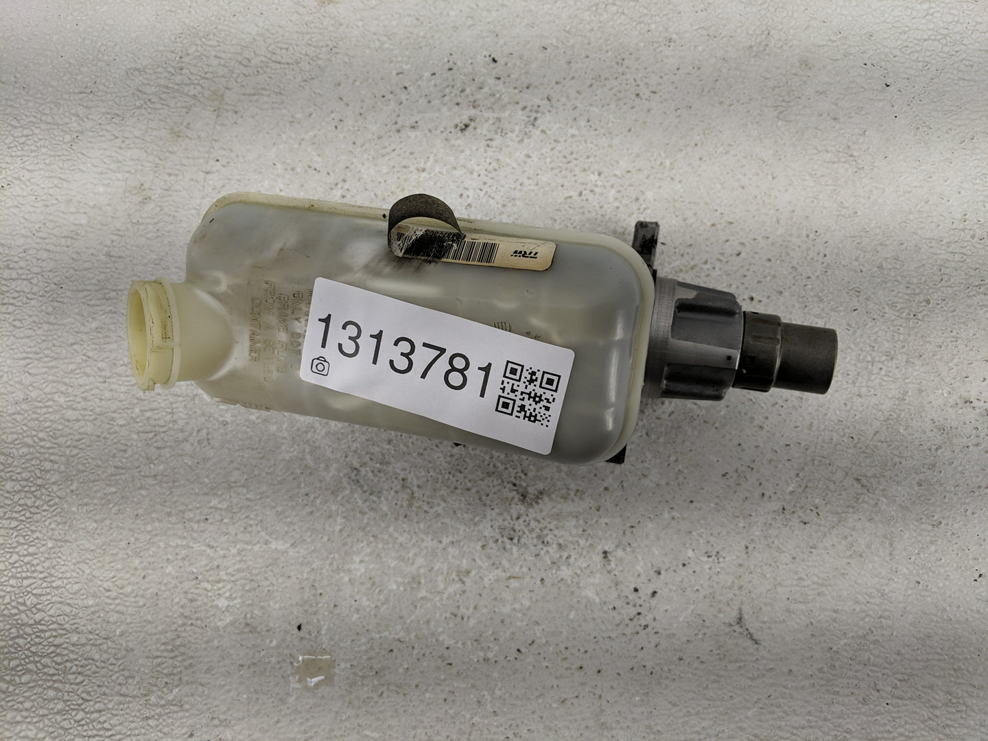 2009-2014 Volkswagen Routan Brake Master Cylinder 1313781 - Oemusedautoparts1.com
