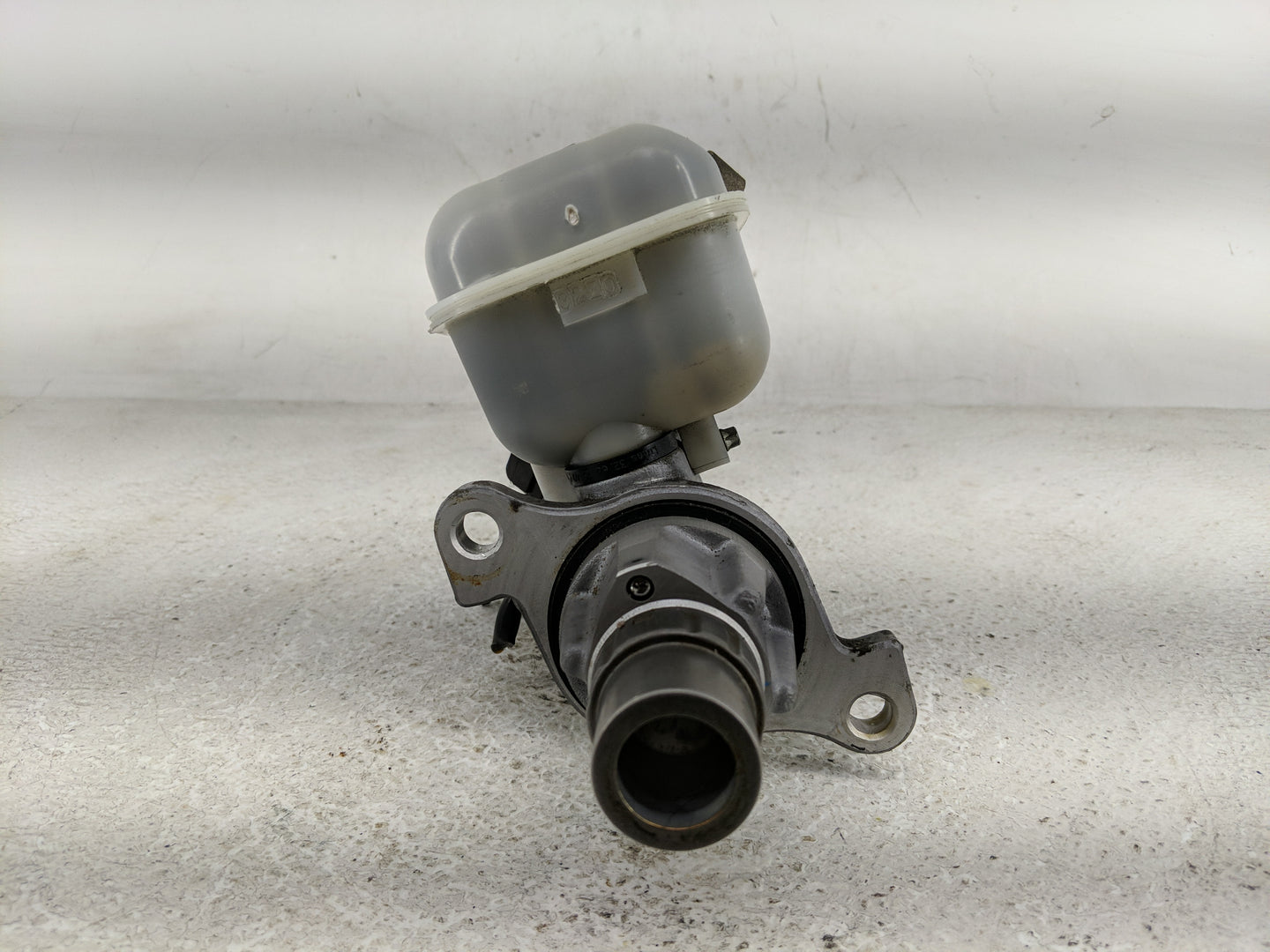 2009-2014 Volkswagen Routan Brake Master Cylinder 1313781 - Oemusedautoparts1.com