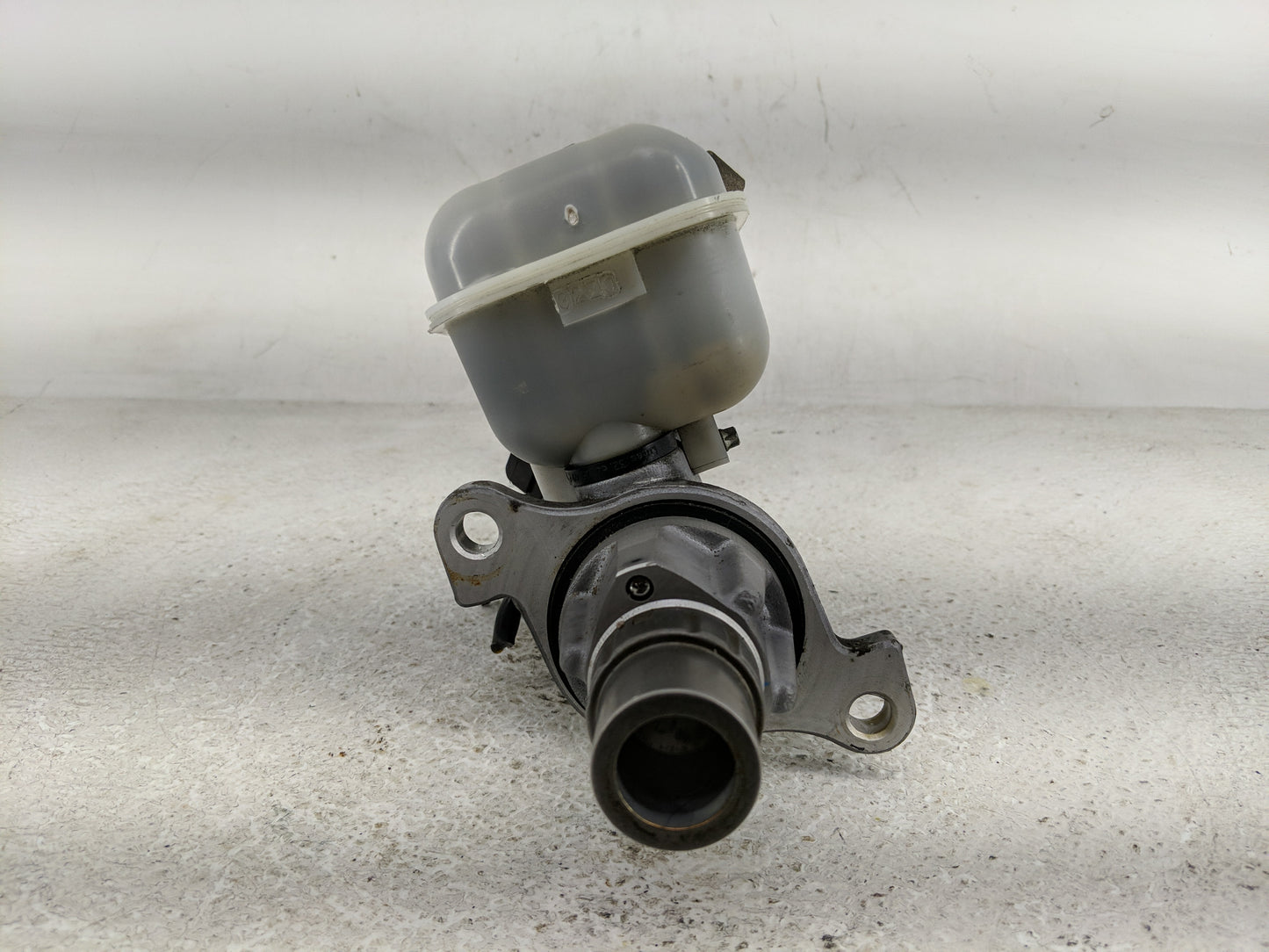 2009-2014 Volkswagen Routan Brake Master Cylinder 1313781 - Oemusedautoparts1.com