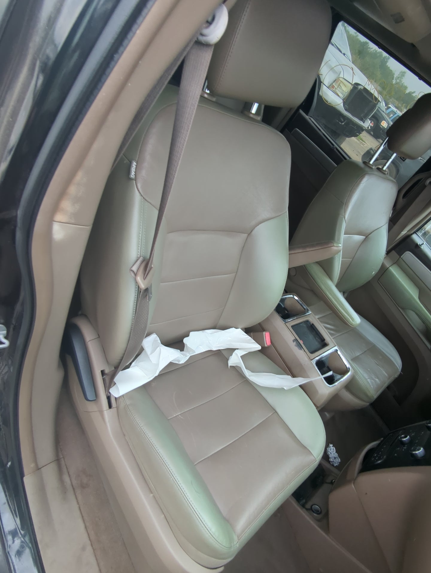2011-2014 Volkswagen Routan Passenger Front Seat Oem - Oemusedautoparts1.com