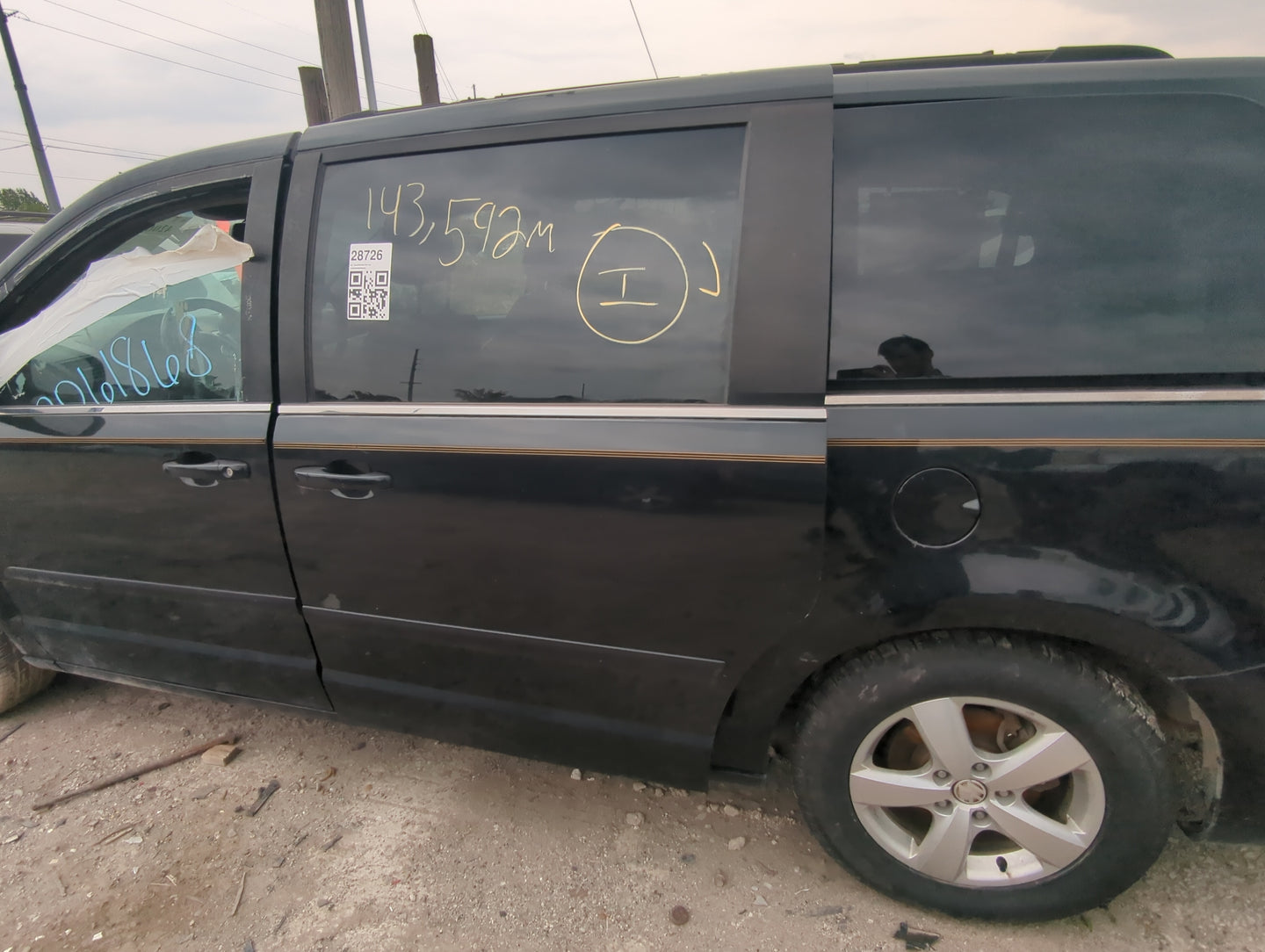 2009-2014 Volkswagen Routan Driver Rear Door Oem - Oemusedautoparts1.com
