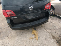 2009-2014 Volkswagen Routan Rear Bumper Assembly Oem - Oemusedautoparts1.com