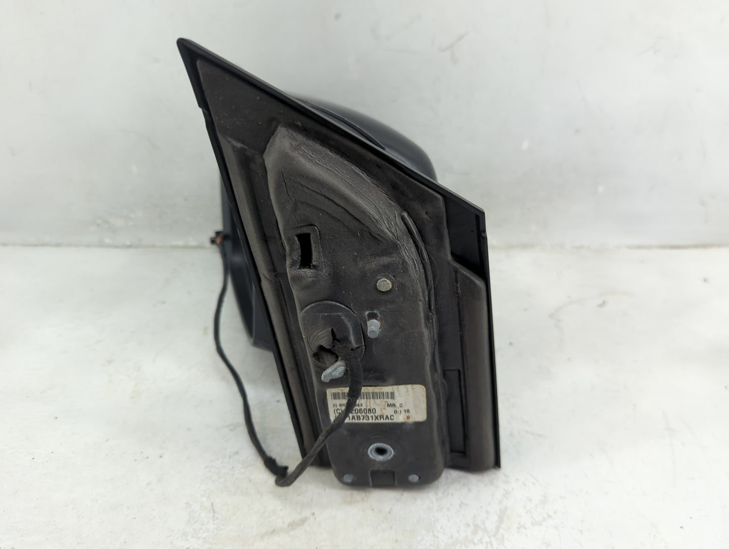 2009-2014 Volkswagen Routan Driver Side View Mirror - Left Door Mirror OEM Used - Oemusedautoparts1.com