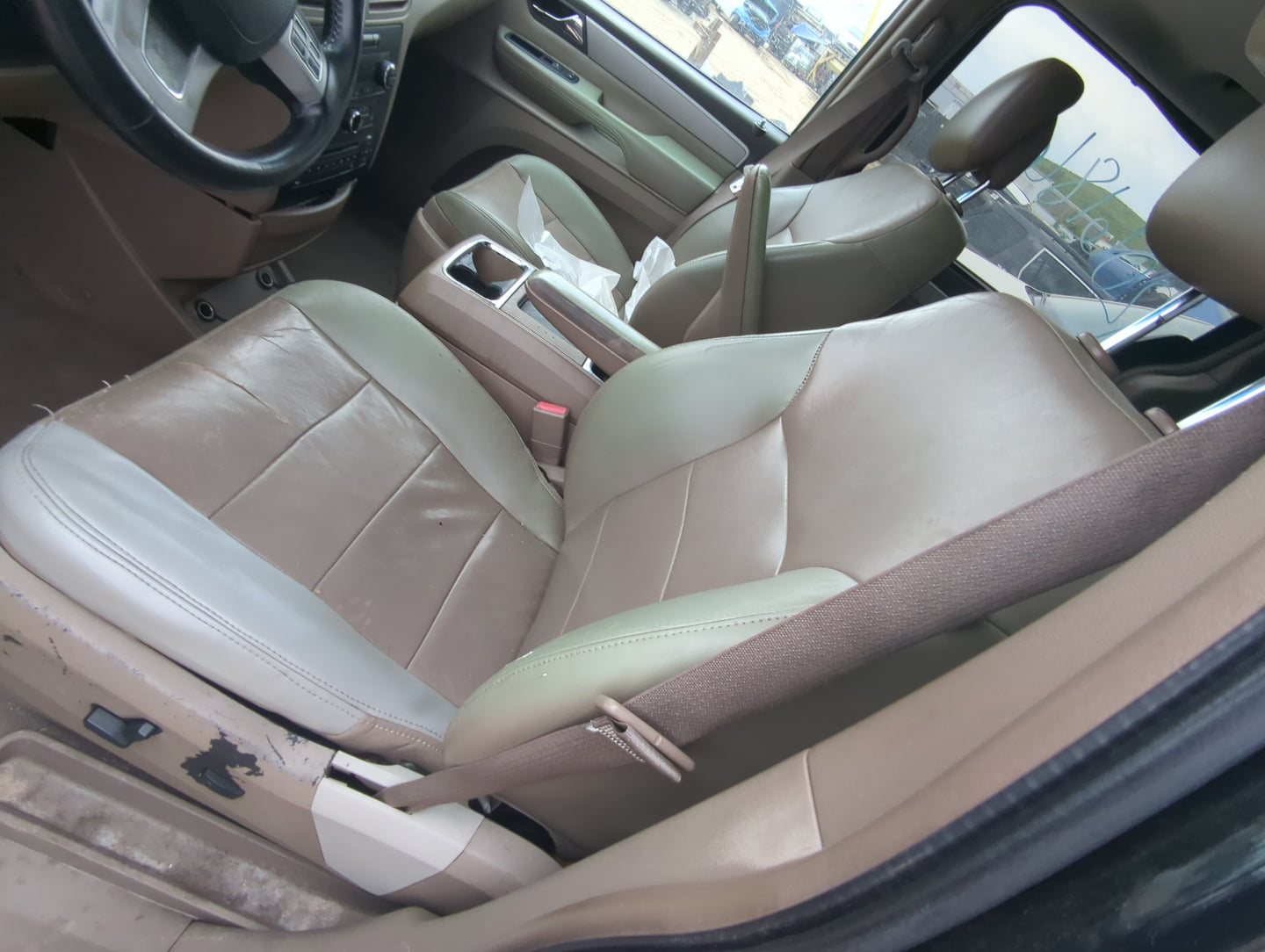 2011-2014 Volkswagen Routan Driver Front Seat Oem - Oemusedautoparts1.com