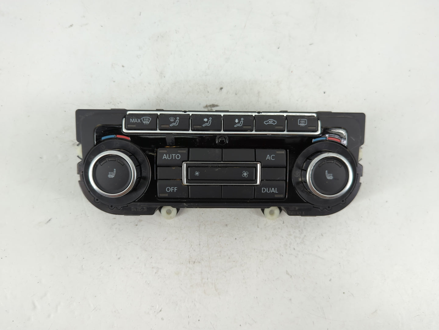 2010-2011 Volkswagen Tiguan Climate Control Module Temperature AC/Heater Replacement P/N:5K0 907 044 CF Fits Fits 2010 2011 