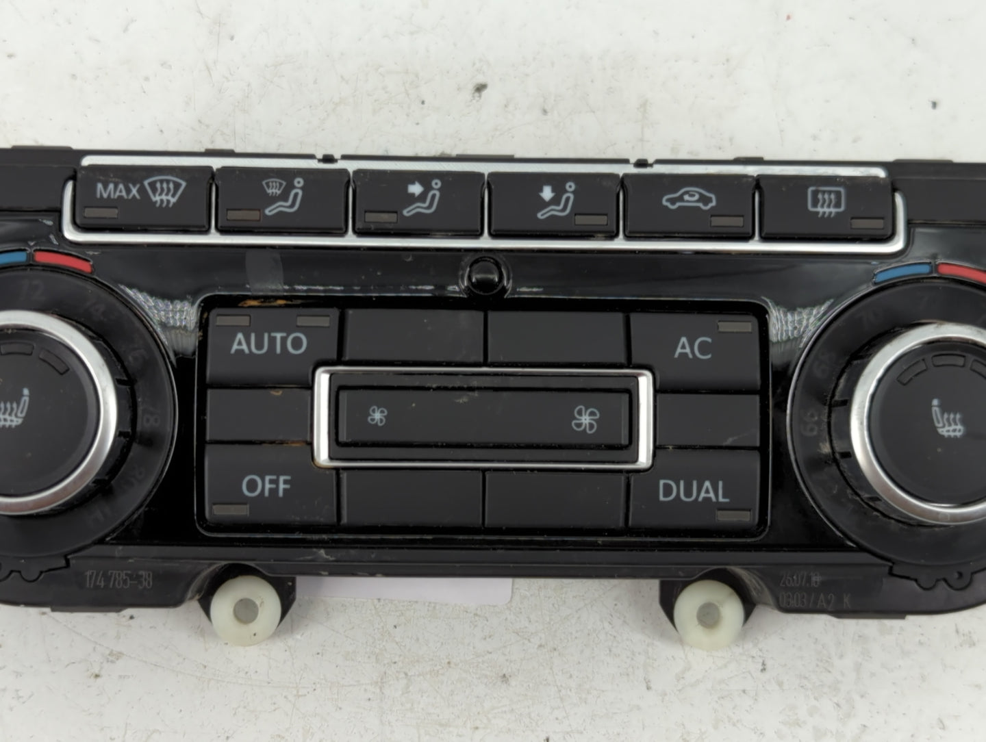 2010-2011 Volkswagen Tiguan Climate Control Module Temperature AC/Heater Replacement P/N:5K0 907 044 CF Fits Fits 2010 2011 