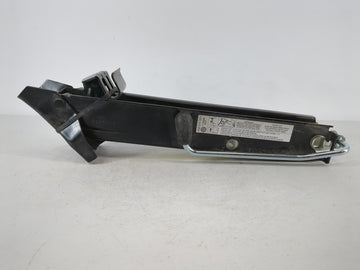 2011 Volkswagen Tiguan Spare Scissor Car Jack - Oemusedautoparts1.com