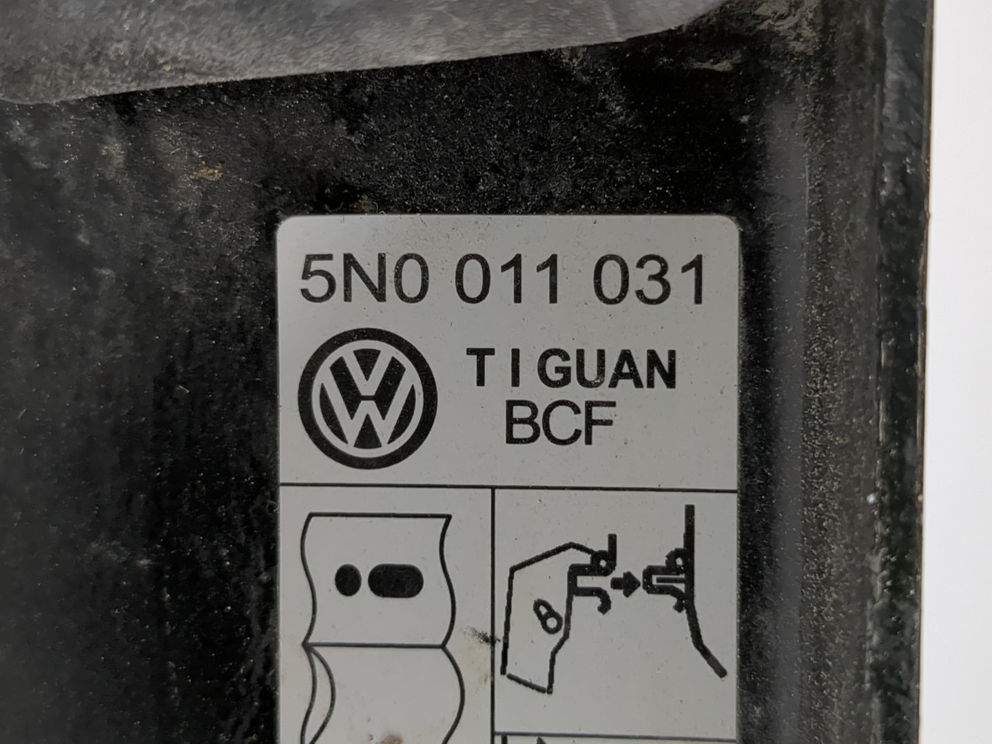 2011 Volkswagen Tiguan Spare Scissor Car Jack - Oemusedautoparts1.com