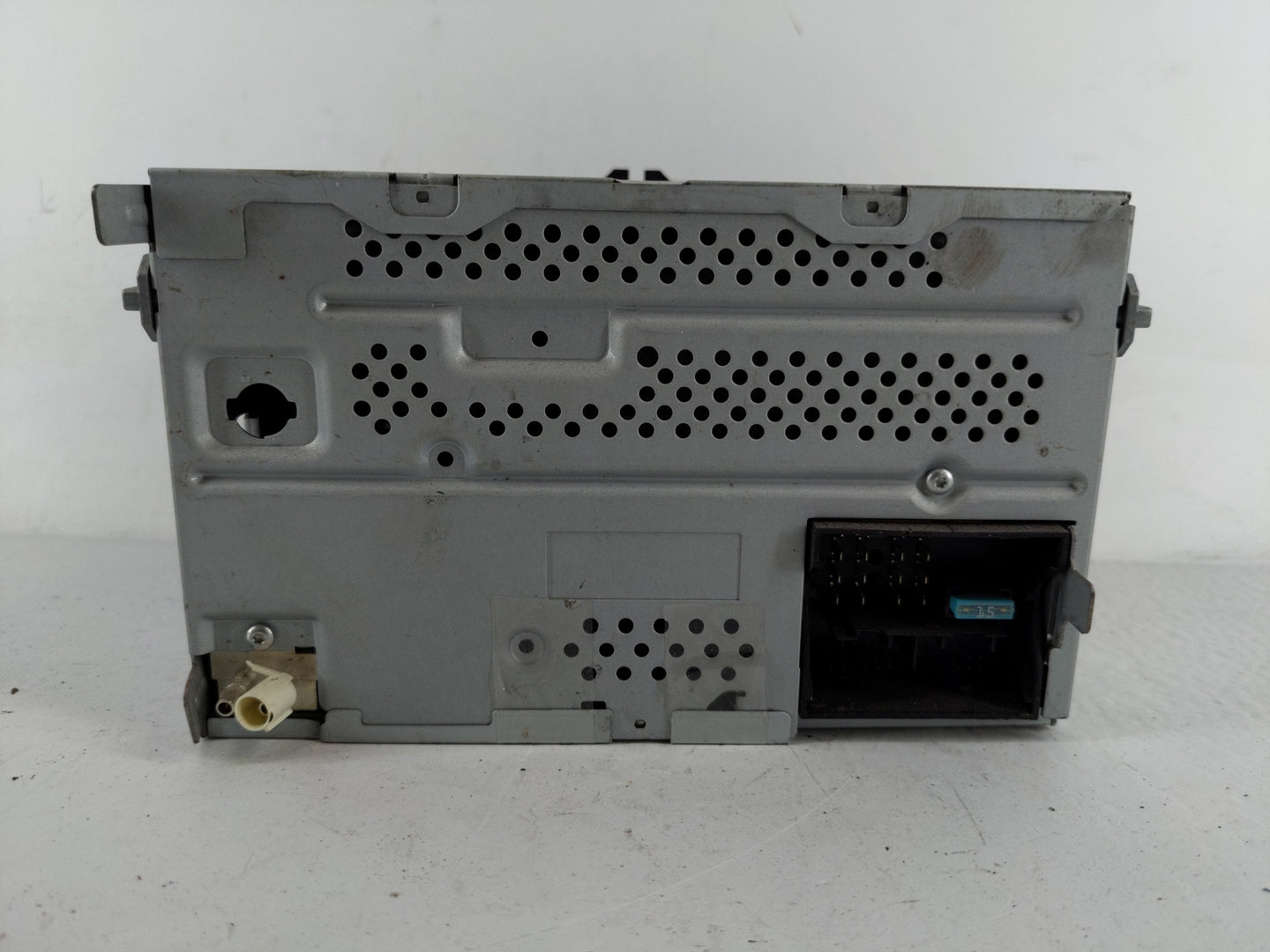 2009-2017 Volkswagen Tiguan Radio AM FM Cd Player Receiver Replacement P/N:5N0 035 164 A Fits OEM Used Auto Parts - Oemuseda
