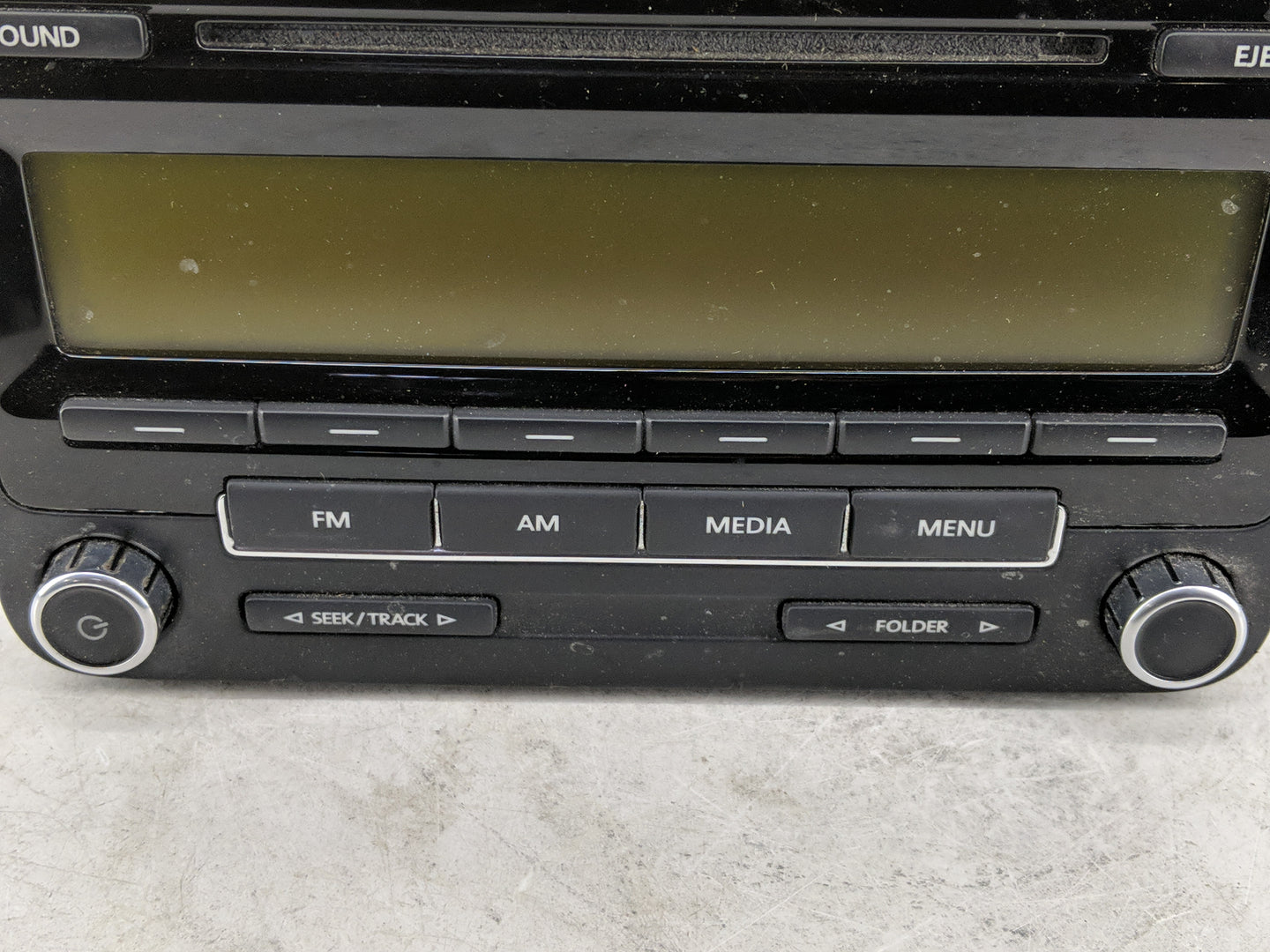 2009-2017 Volkswagen Tiguan Radio AM FM Cd Player Receiver Replacement P/N:5N0 035 164 A Fits OEM Used Auto Parts - Oemuseda