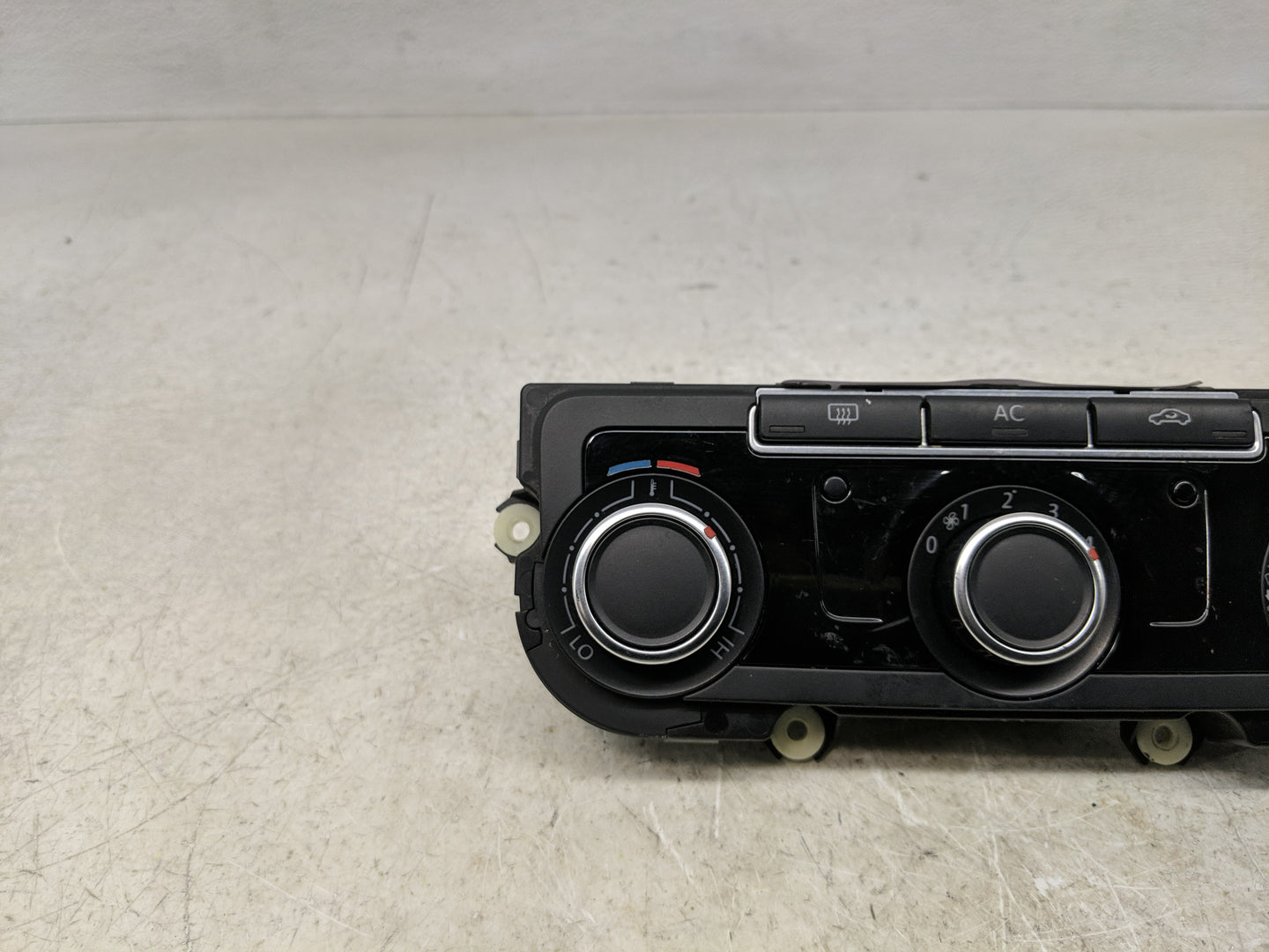 2010-2011 Volkswagen Tiguan Climate Control Module Temperature AC/Heater Replacement Fits Fits 2010 2011 2012 2013 2014 OEM 
