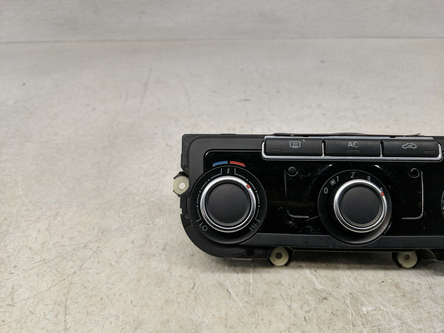 2010-2011 Volkswagen Tiguan Climate Control Module Temperature AC/Heater Replacement Fits Fits 2010 2011 2012 2013 2014 OEM 