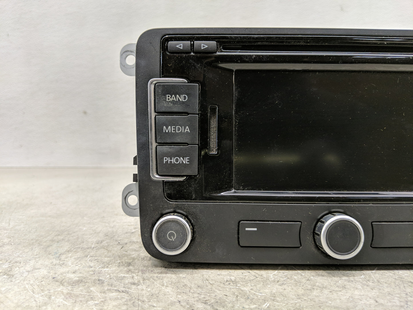 2009-2017 Volkswagen Tiguan Radio AM FM Cd Player Receiver Replacement P/N:1K0035274 Fits OEM Used Auto Parts - Oemusedautop