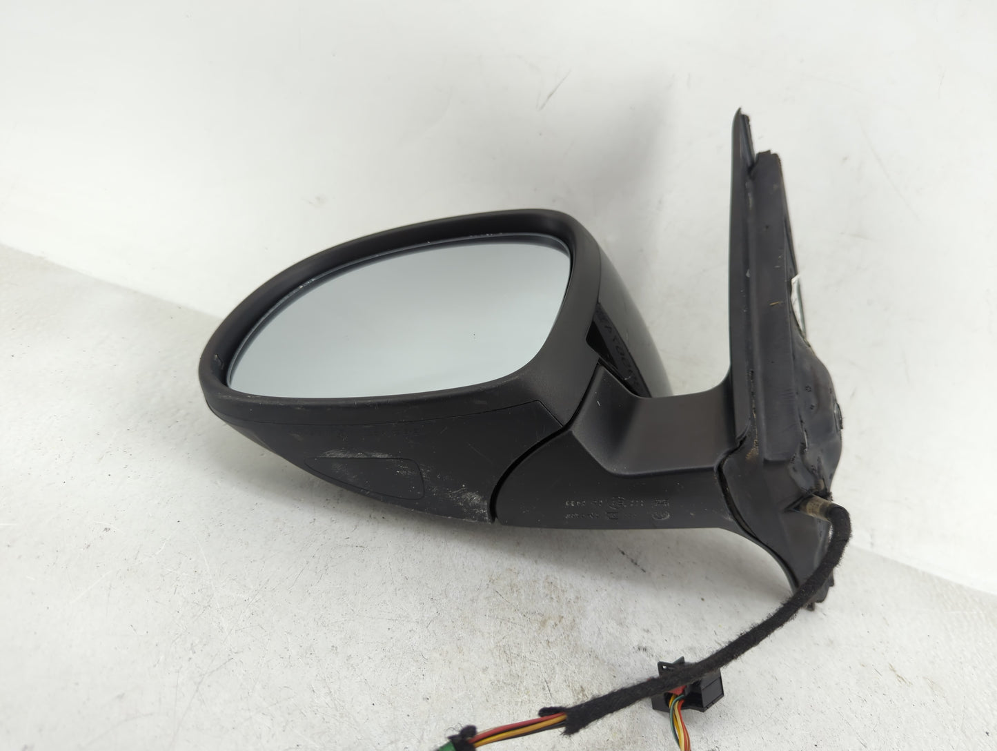 2009-2018 Volkswagen Tiguan Driver Side View Mirror - Left Door Mirror OEM Used - Oemusedautoparts1.com