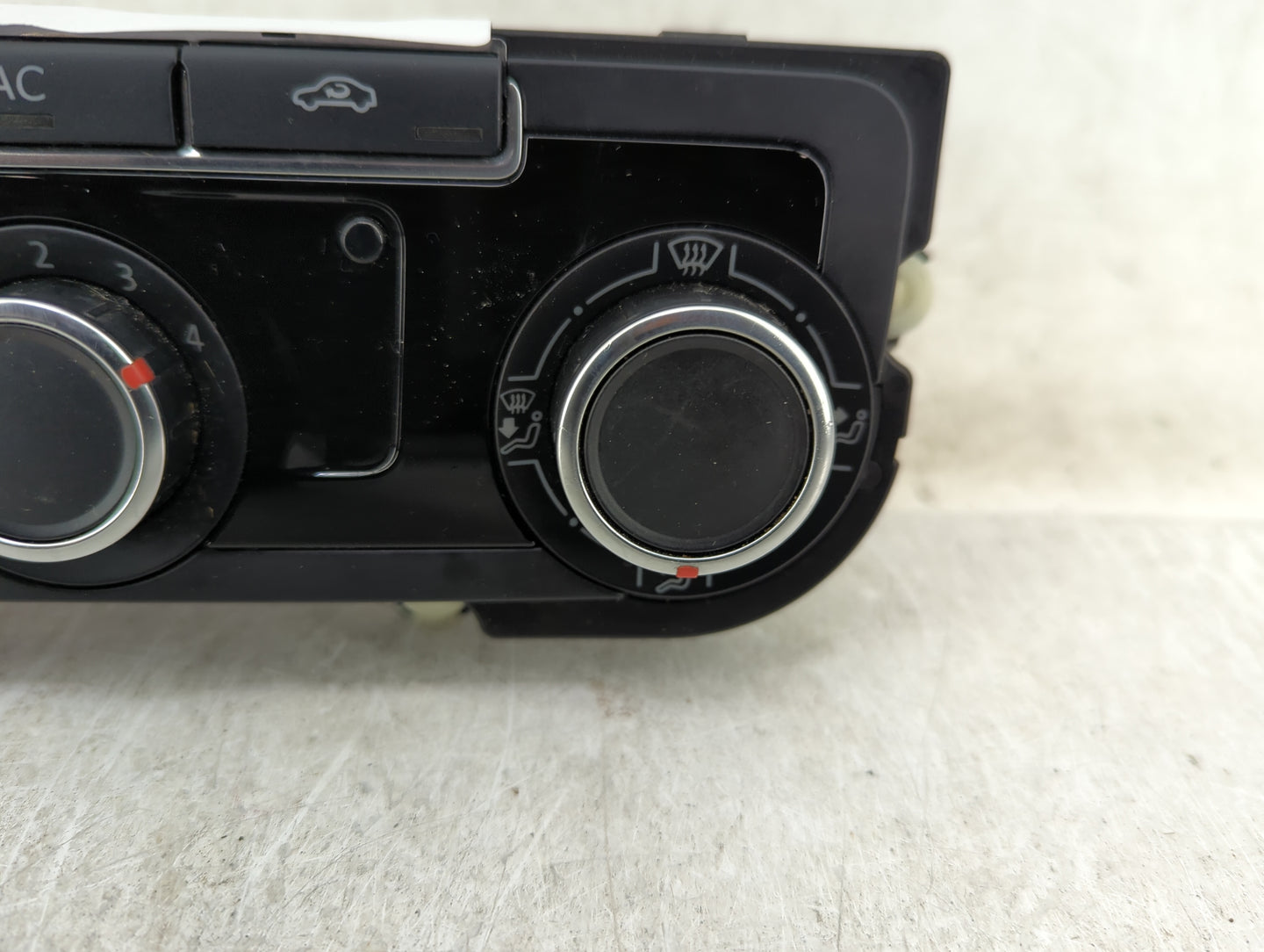 2010-2011 Volkswagen Tiguan Climate Control Module Temperature AC/Heater Replacement Fits Fits 2010 2011 2012 2013 2014 OEM 
