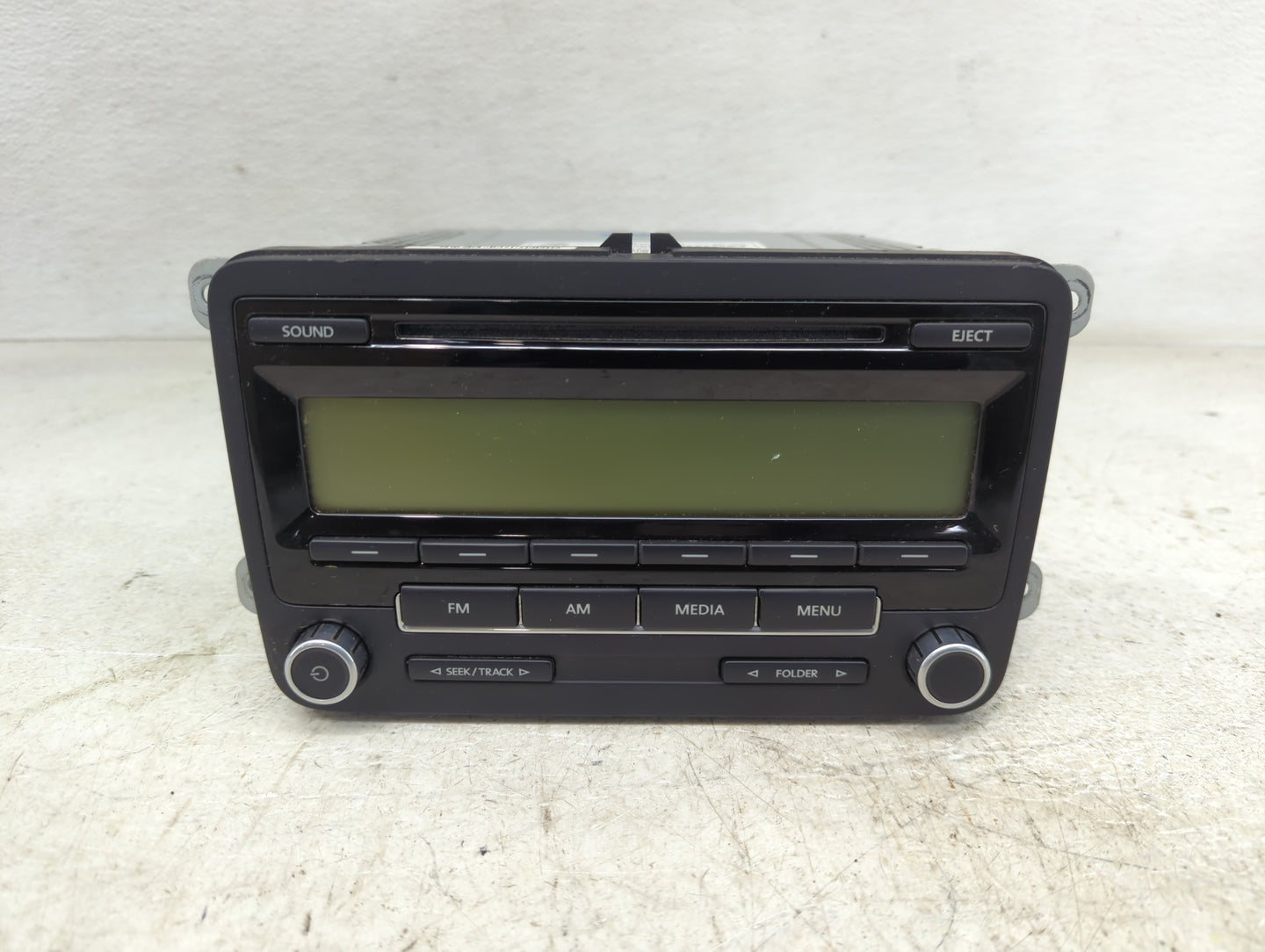 2009-2017 Volkswagen Tiguan Radio AM FM Cd Player Receiver Replacement P/N:5N0 035 164 A Fits OEM Used Auto Parts - Oemuseda