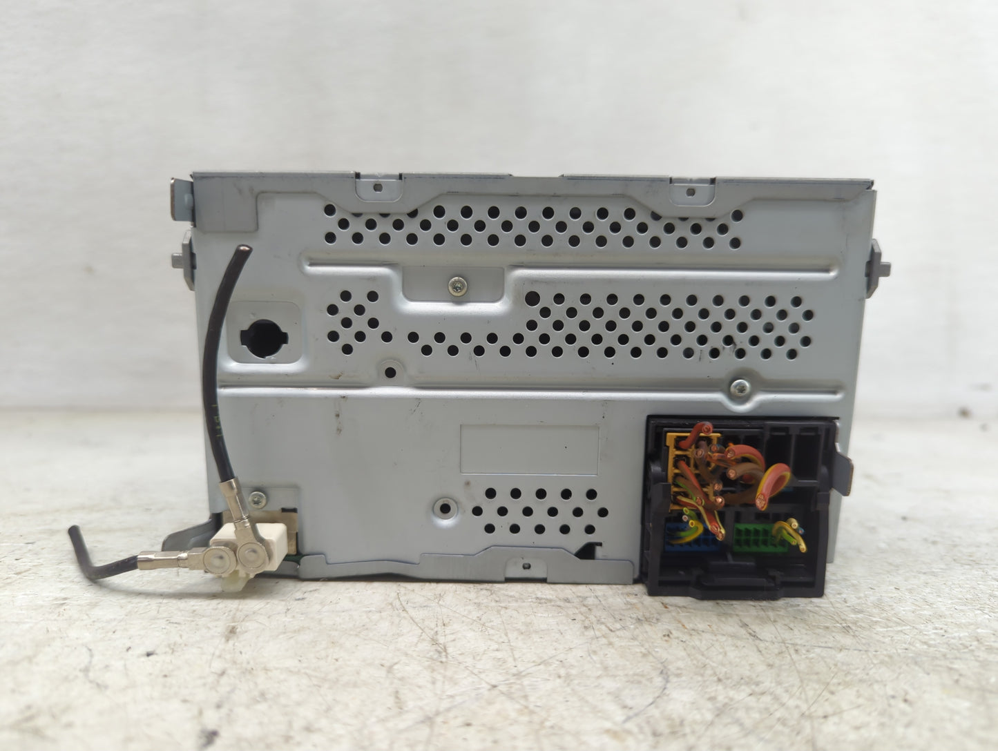 2009-2017 Volkswagen Tiguan Radio AM FM Cd Player Receiver Replacement P/N:5N0 035 164 A Fits OEM Used Auto Parts - Oemuseda