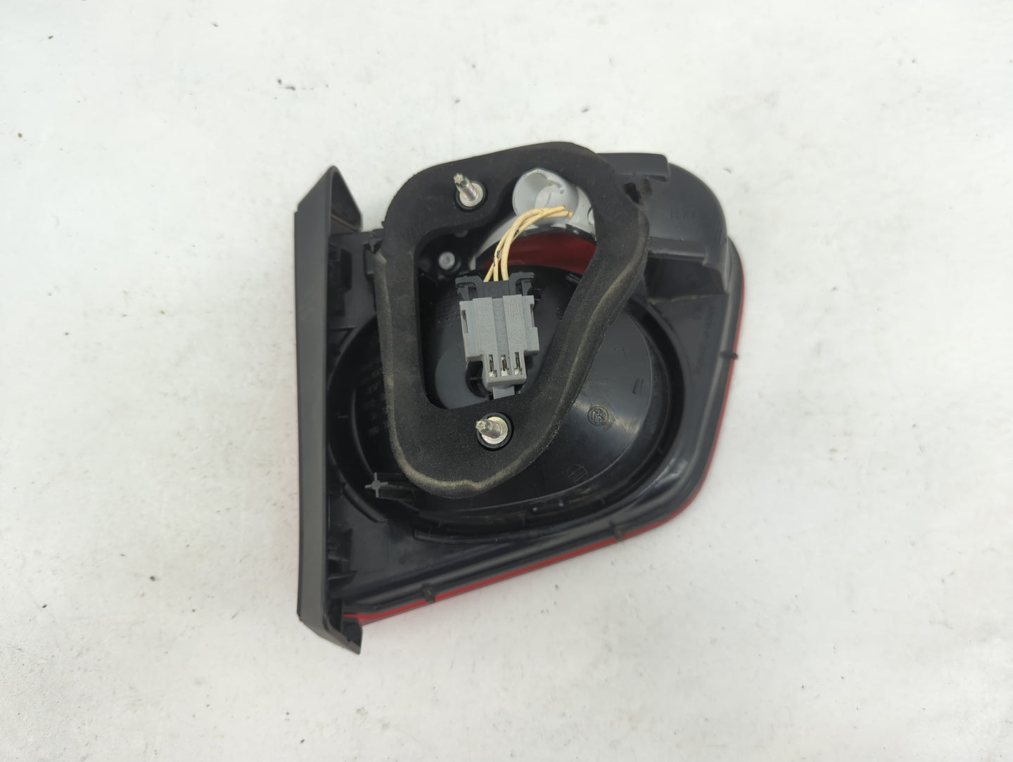 2009-2011 Volkswagen Tiguan Tail Light Assembly Driver Left OEM Fits Fits 2009 2010 2011 OEM Used Auto Parts - Oemusedautopa